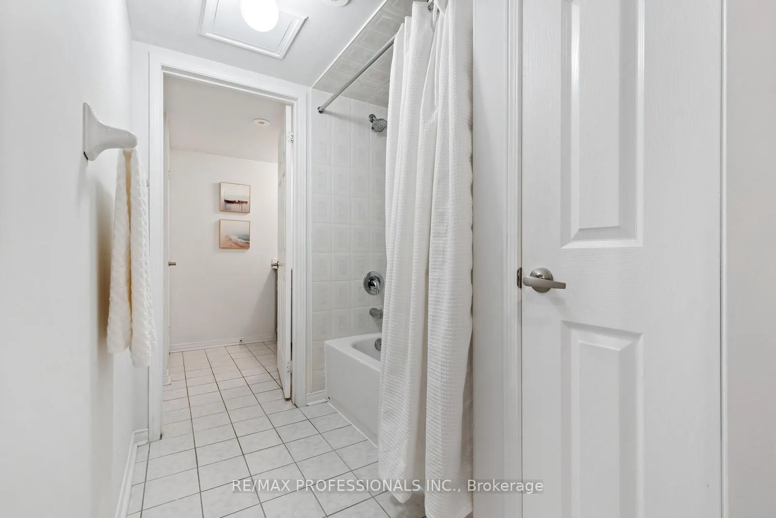 3400 Lake Shore Boulevard W, #104