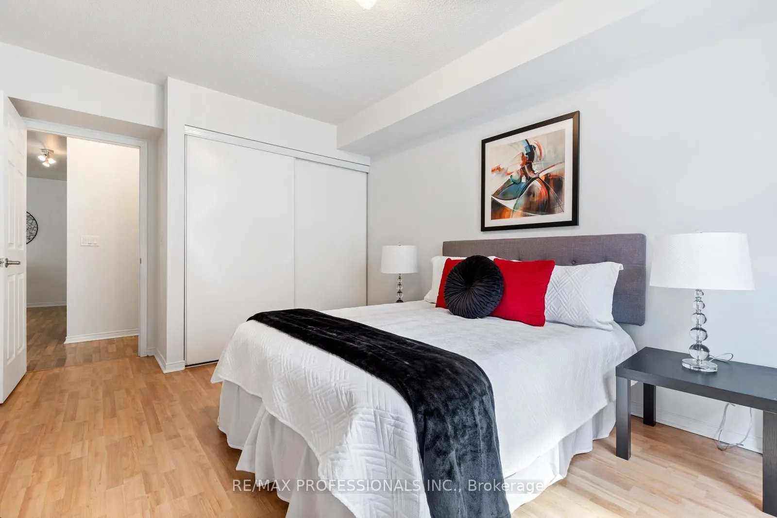 3400 Lake Shore Boulevard W, #104