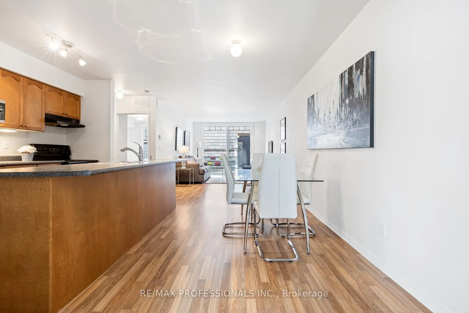 3400 Lake Shore Boulevard W, #104