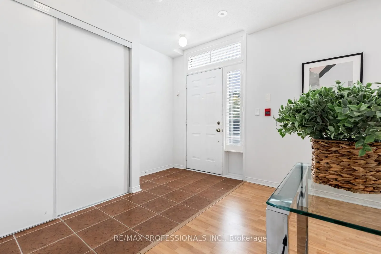 3400 Lake Shore Boulevard W, #104