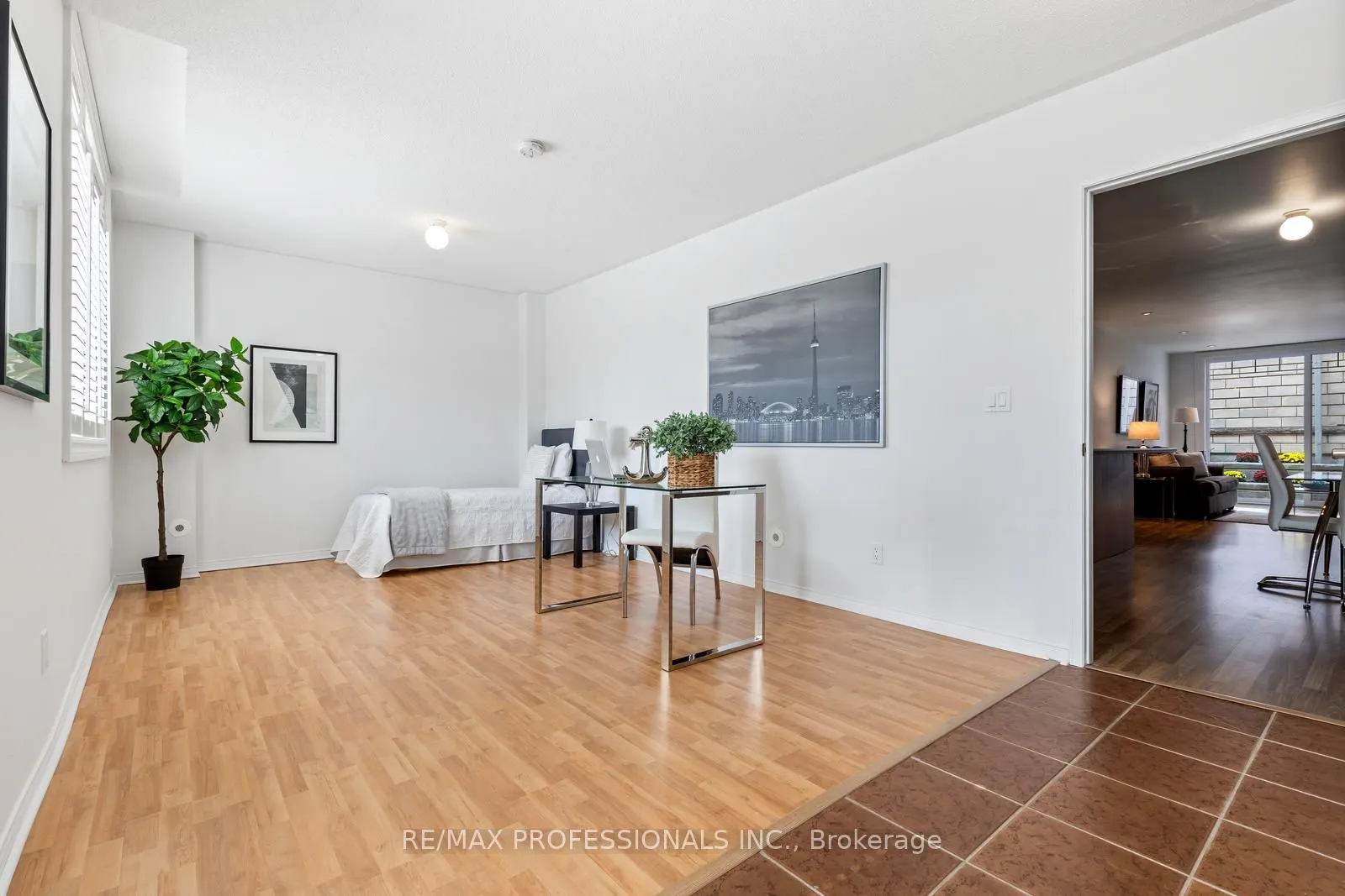 3400 Lake Shore Boulevard W, #104
