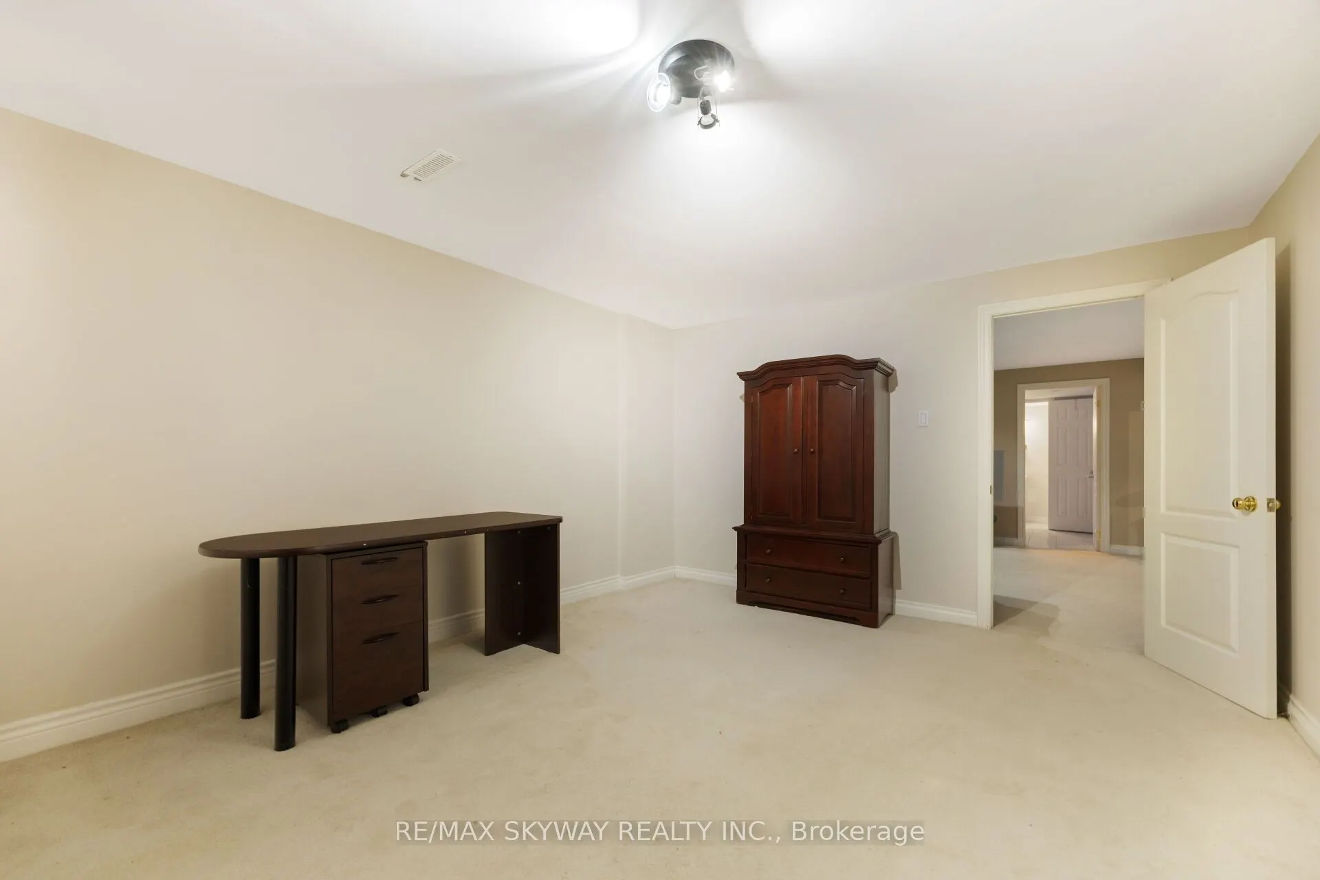 57 Banington Crescent