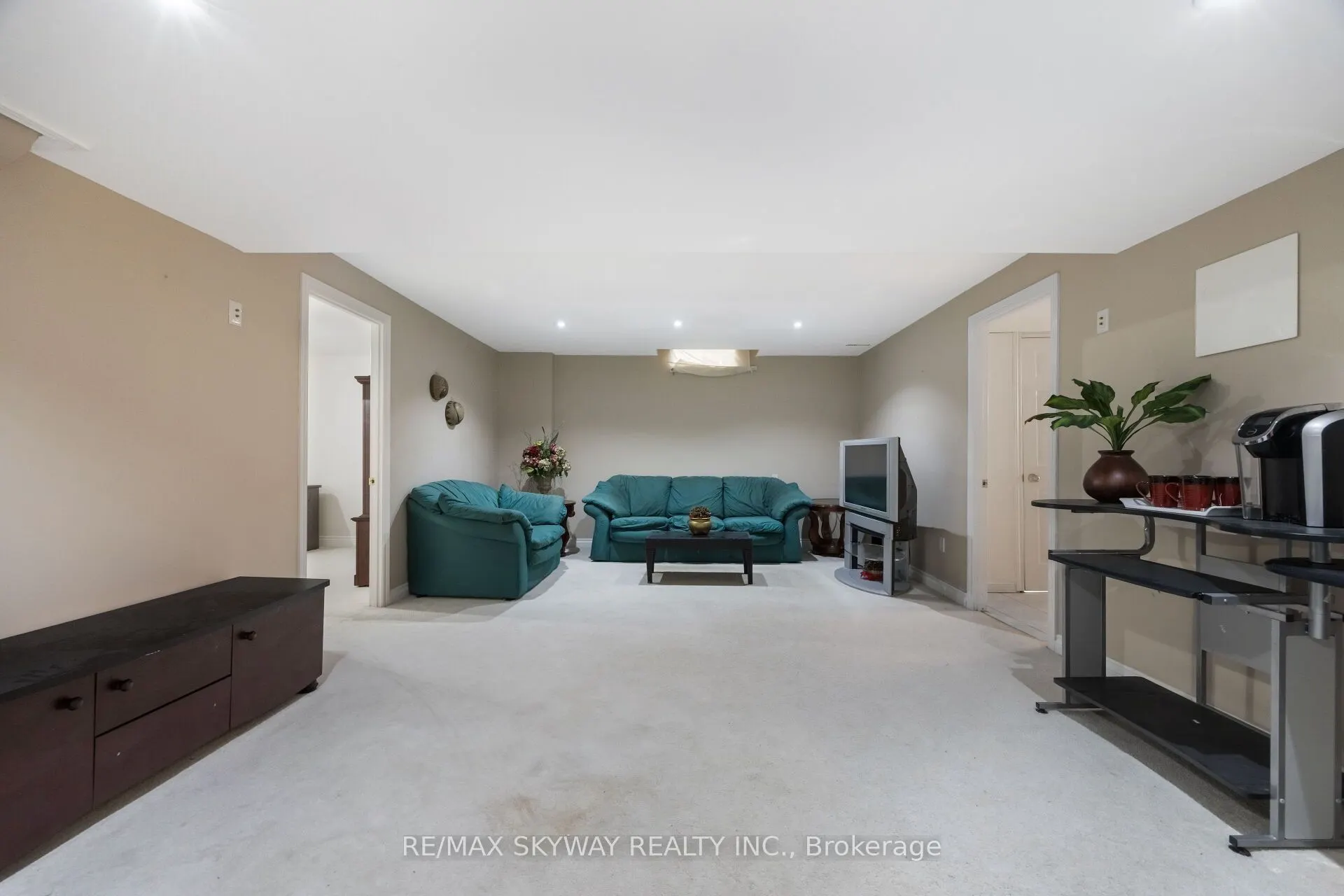 57 Banington Crescent