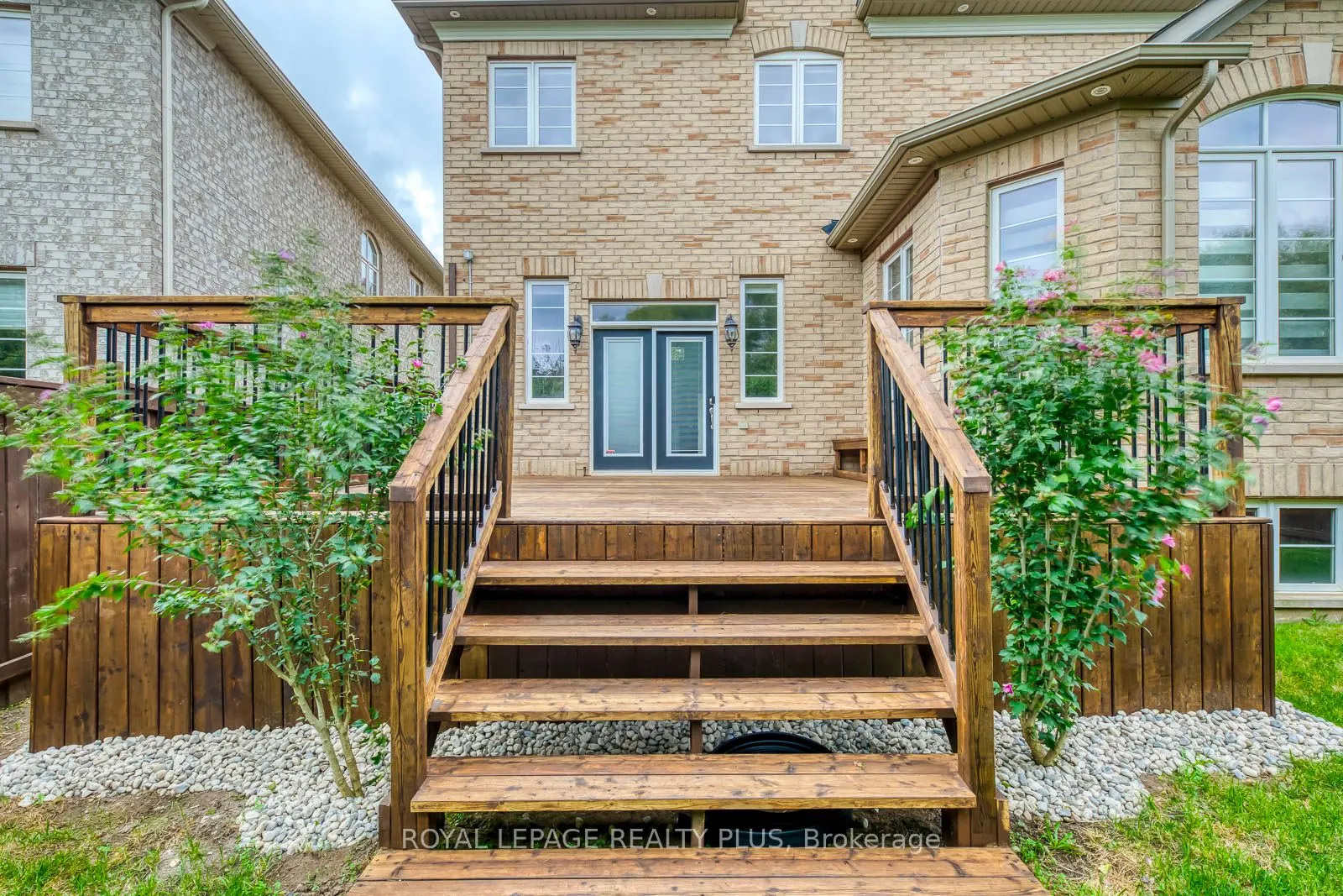 3121 Trailside Drive