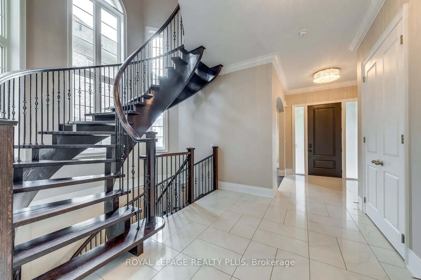 3121 Trailside Drive