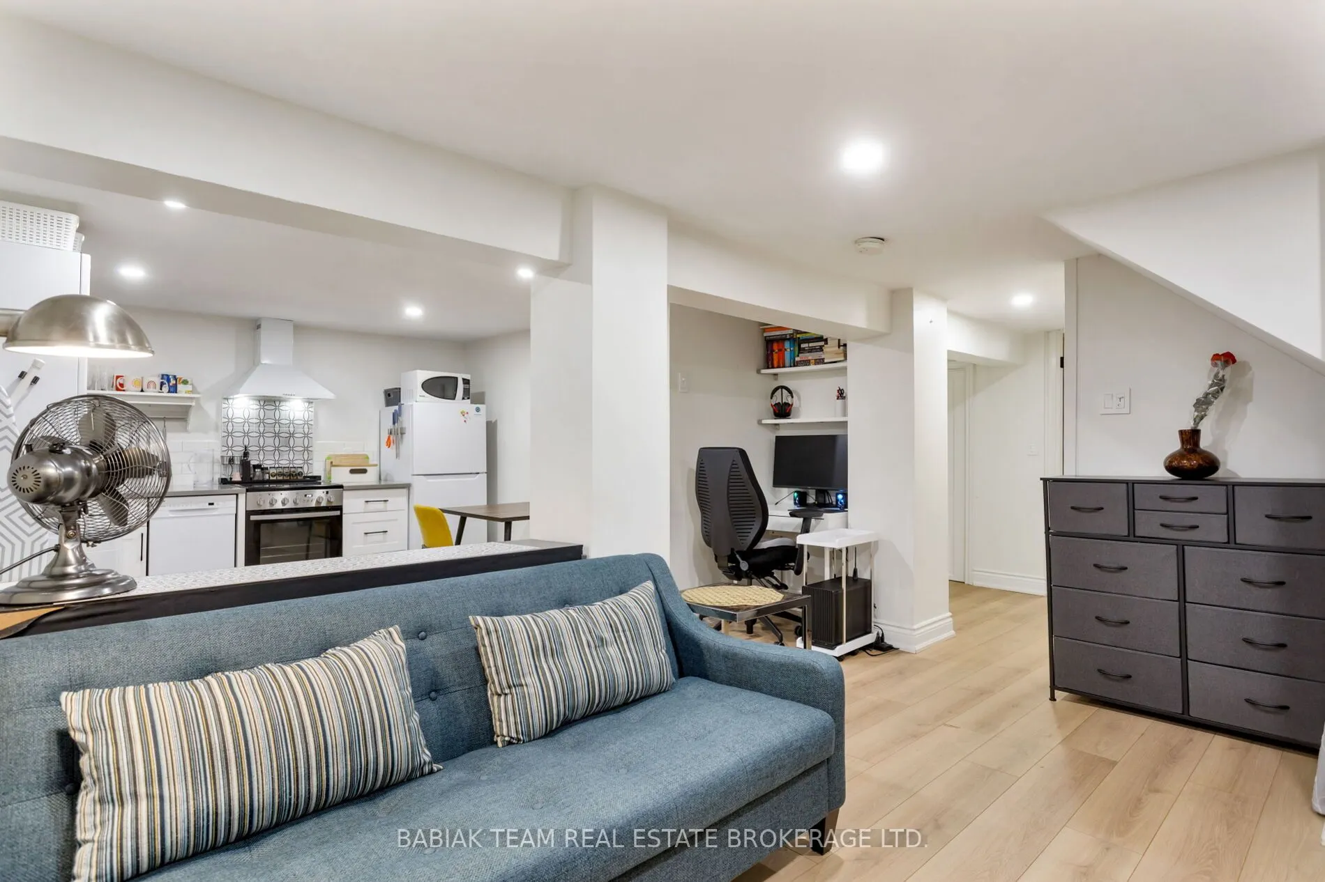 60 Hewitt Avenue