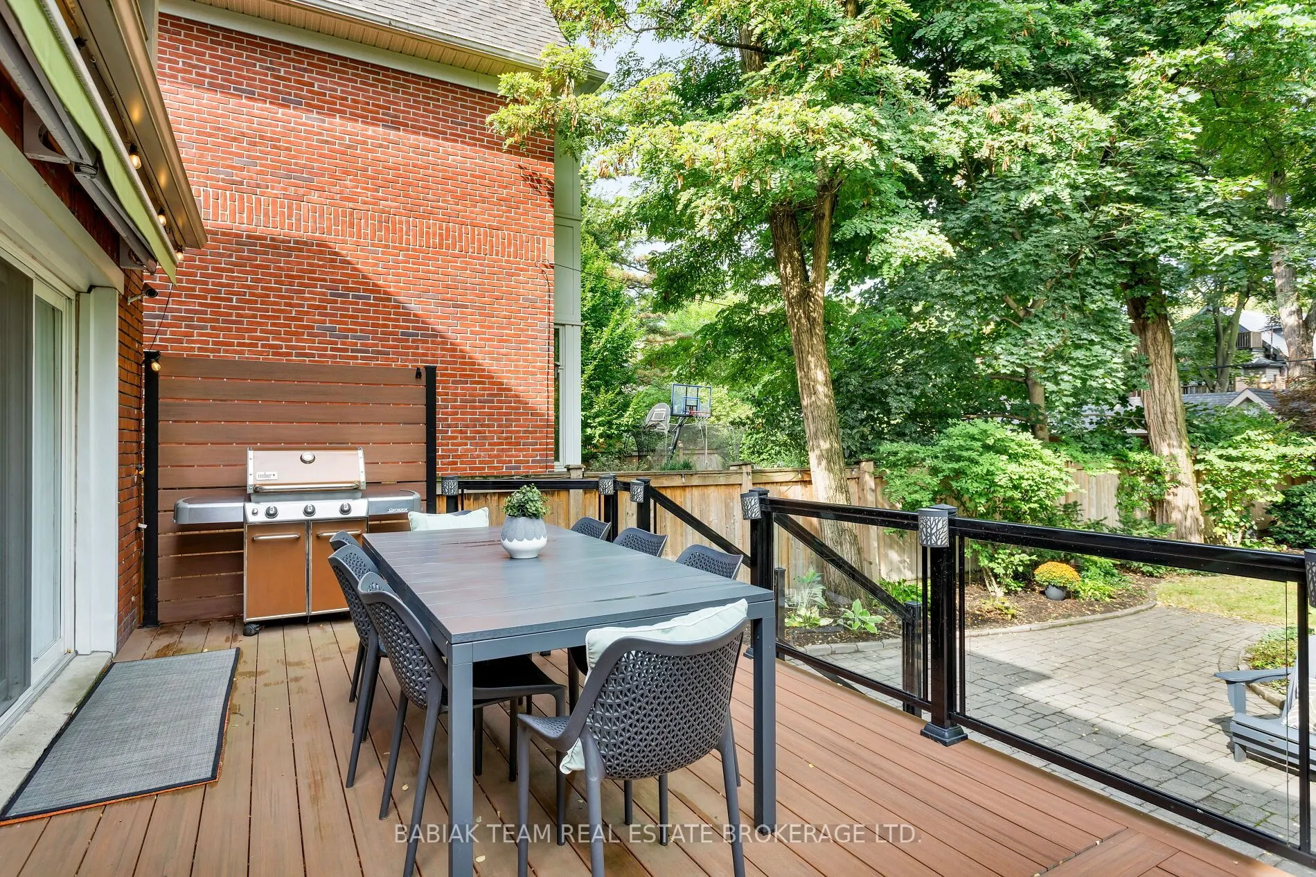 60 Hewitt Avenue