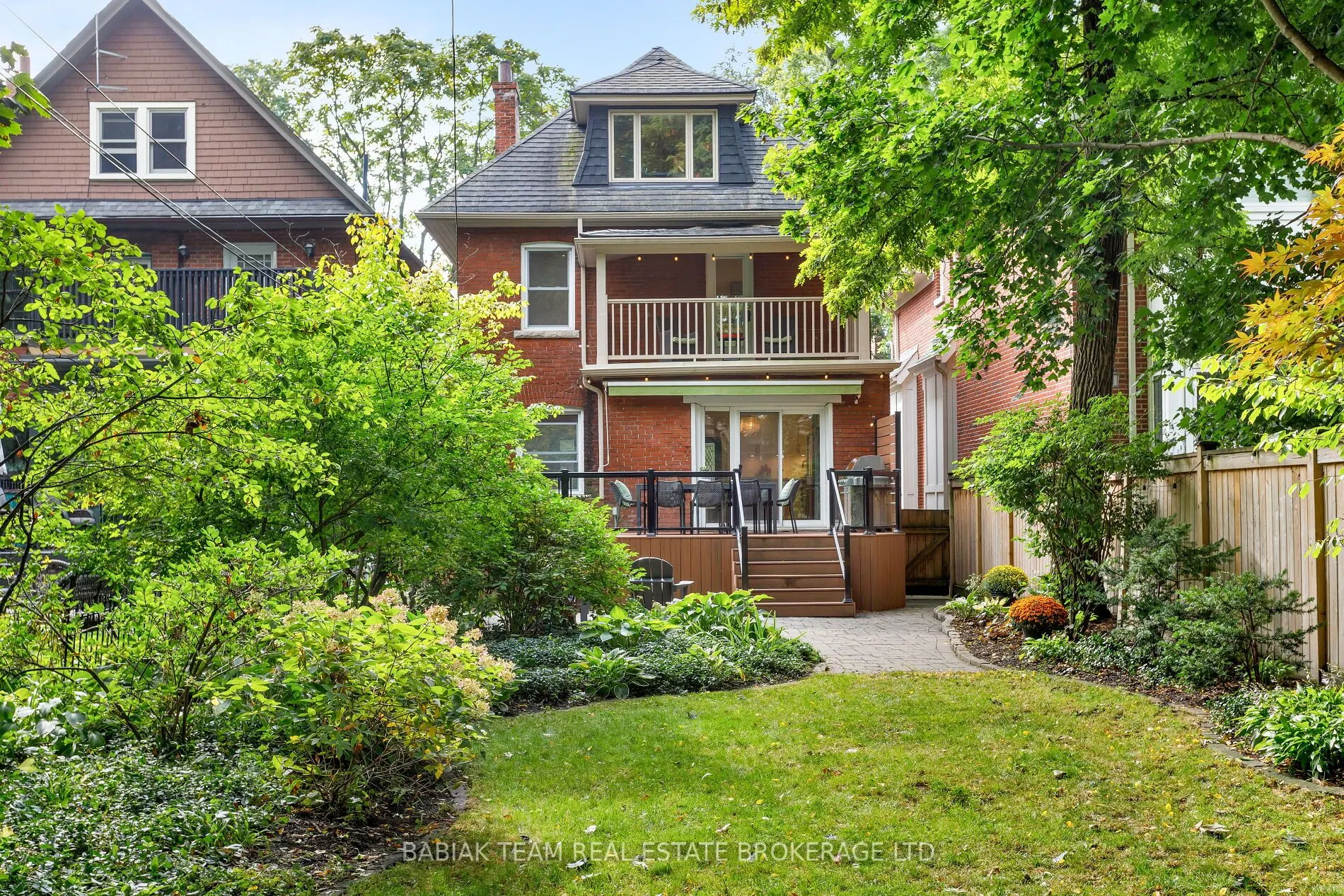 60 Hewitt Avenue