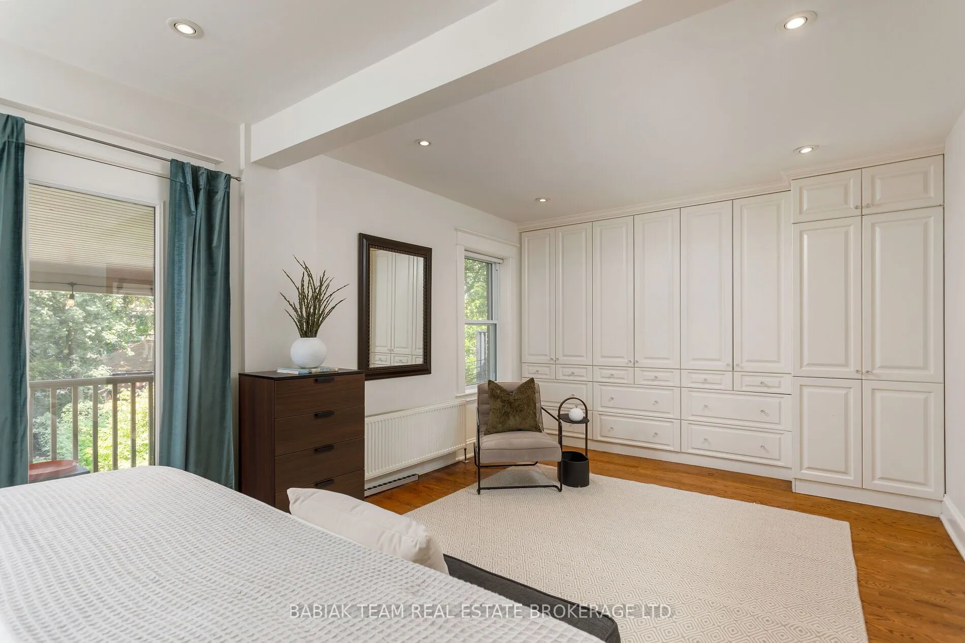 60 Hewitt Avenue