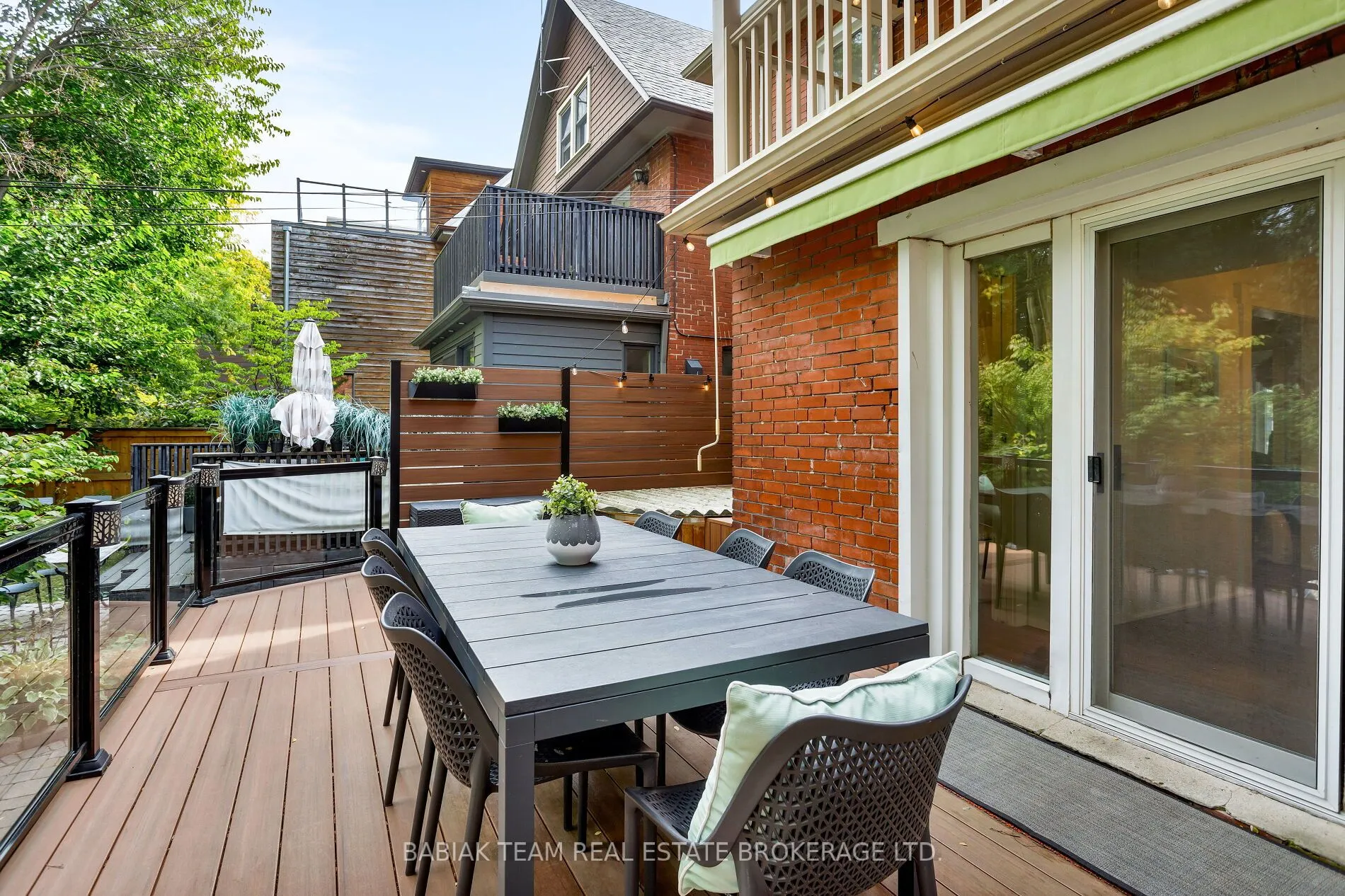 60 Hewitt Avenue