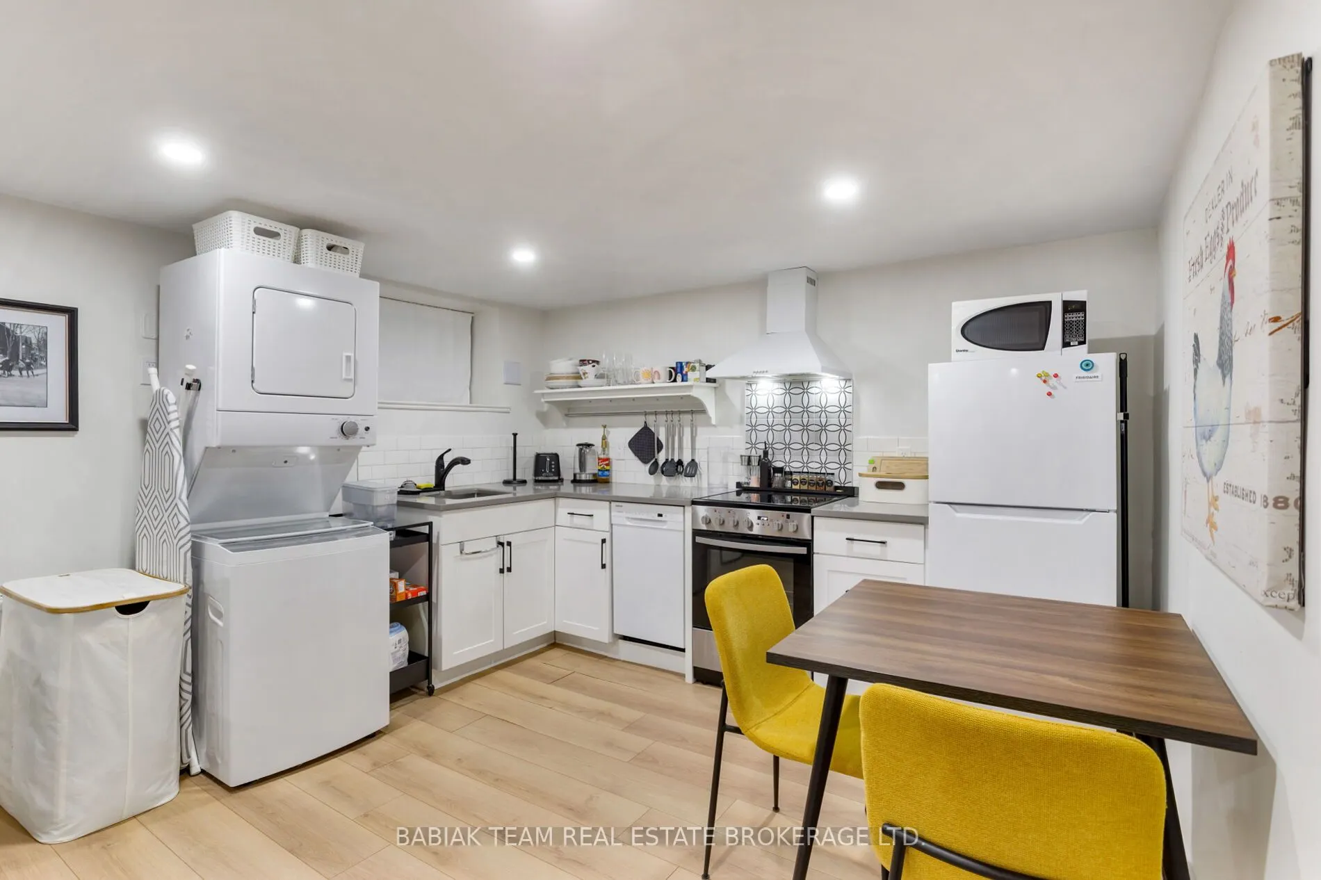 60 Hewitt Avenue