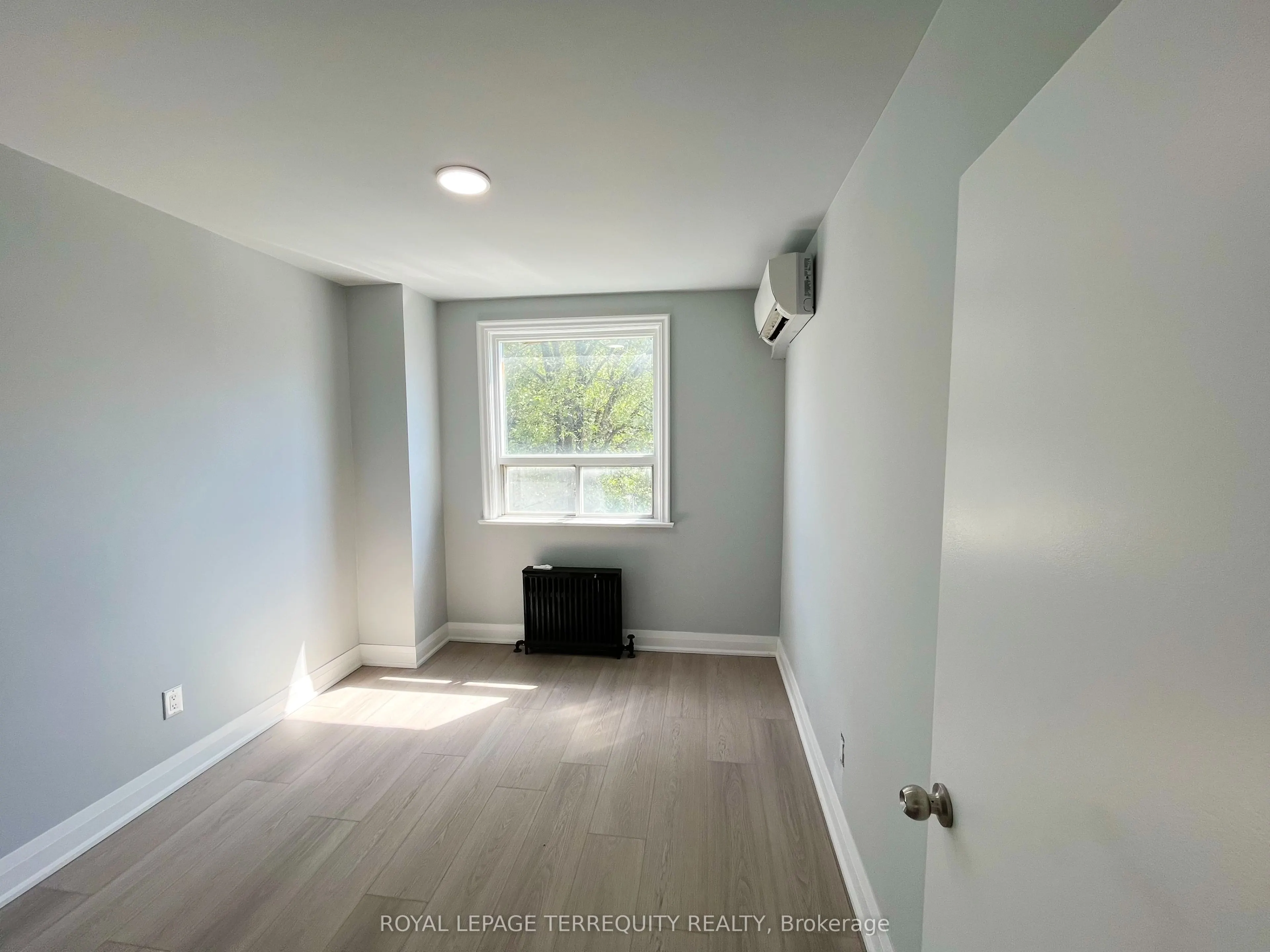 3371 Bloor Street W, #A