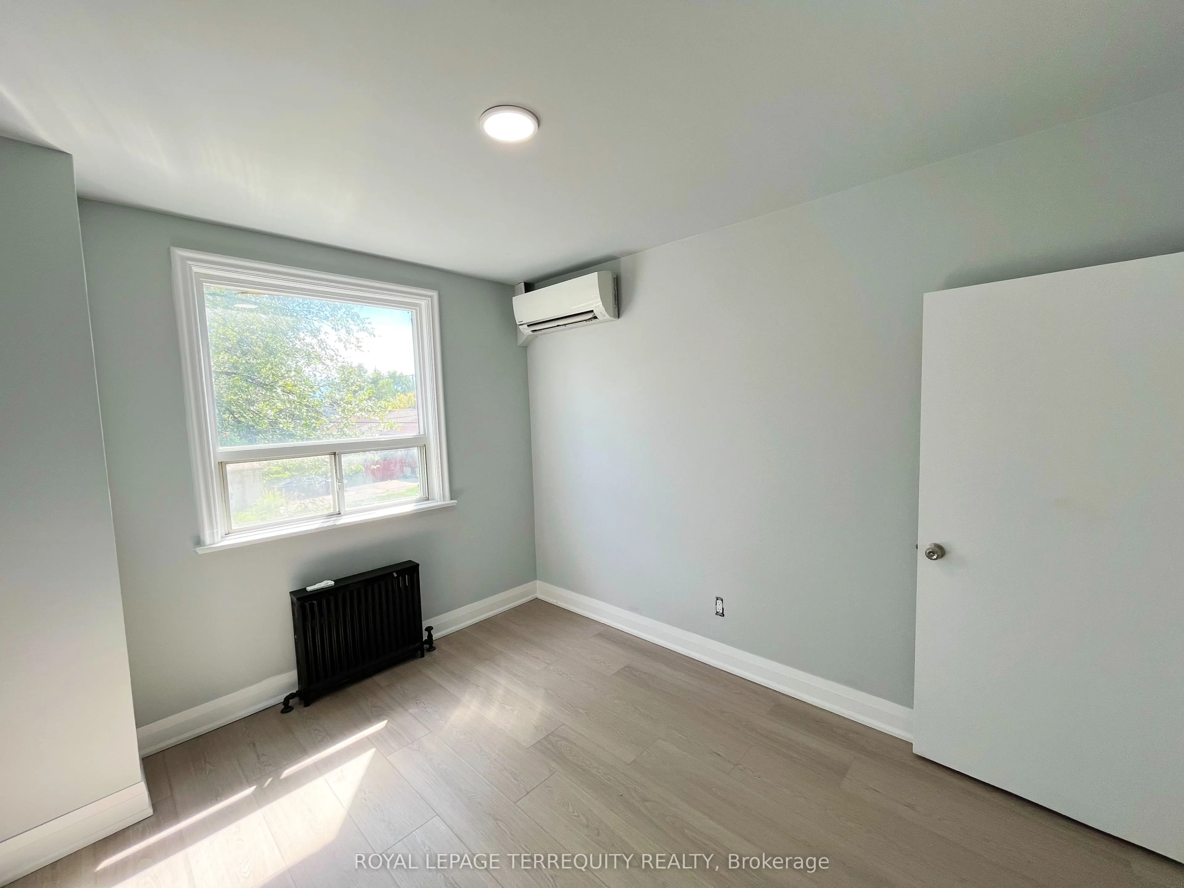 3371 Bloor Street W, #A
