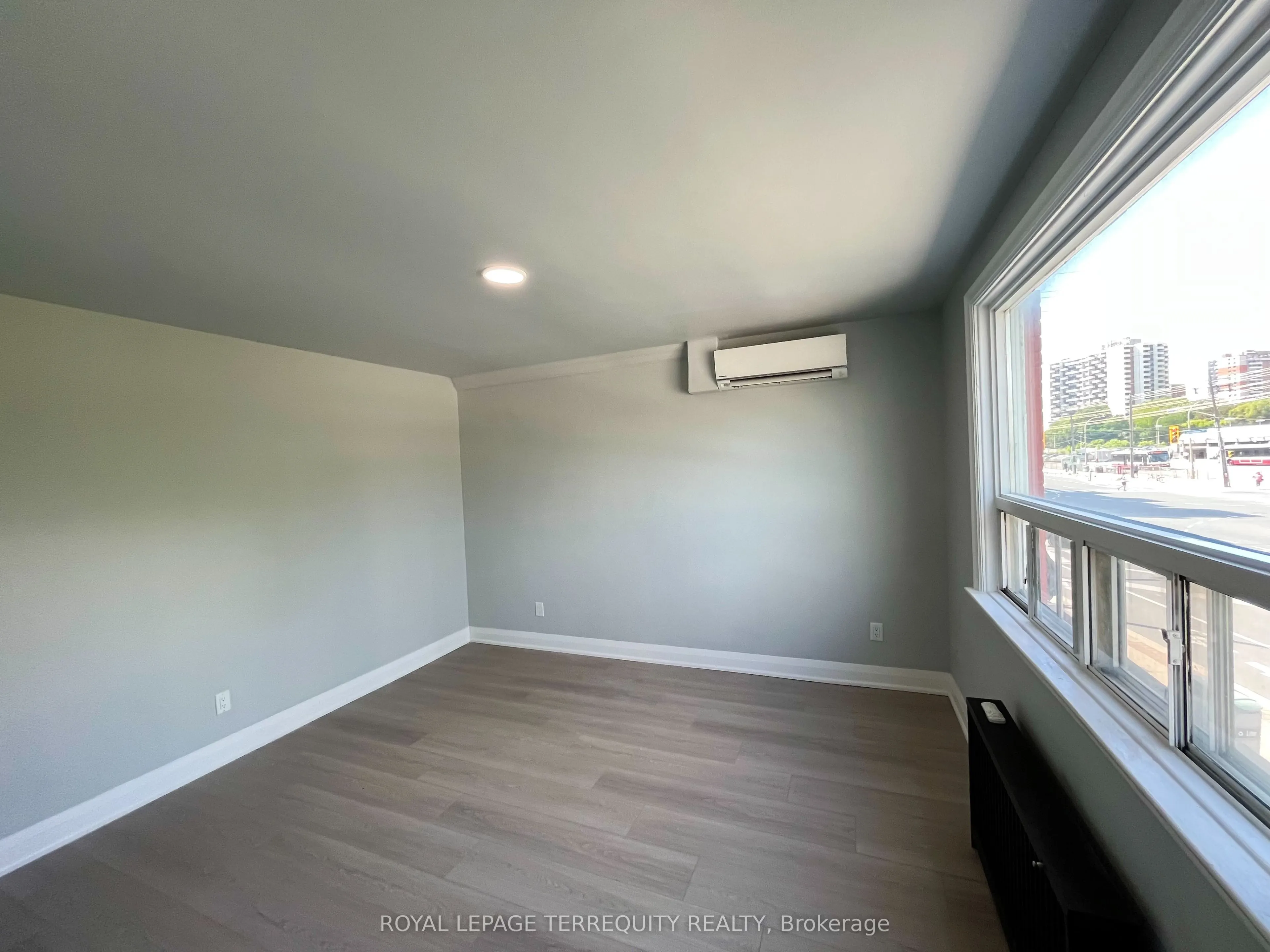 3371 Bloor Street W, #A