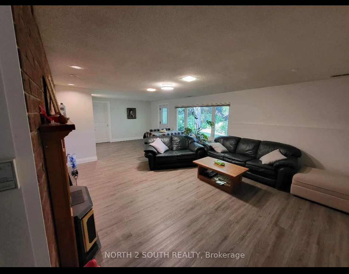 8329 10 Side Road