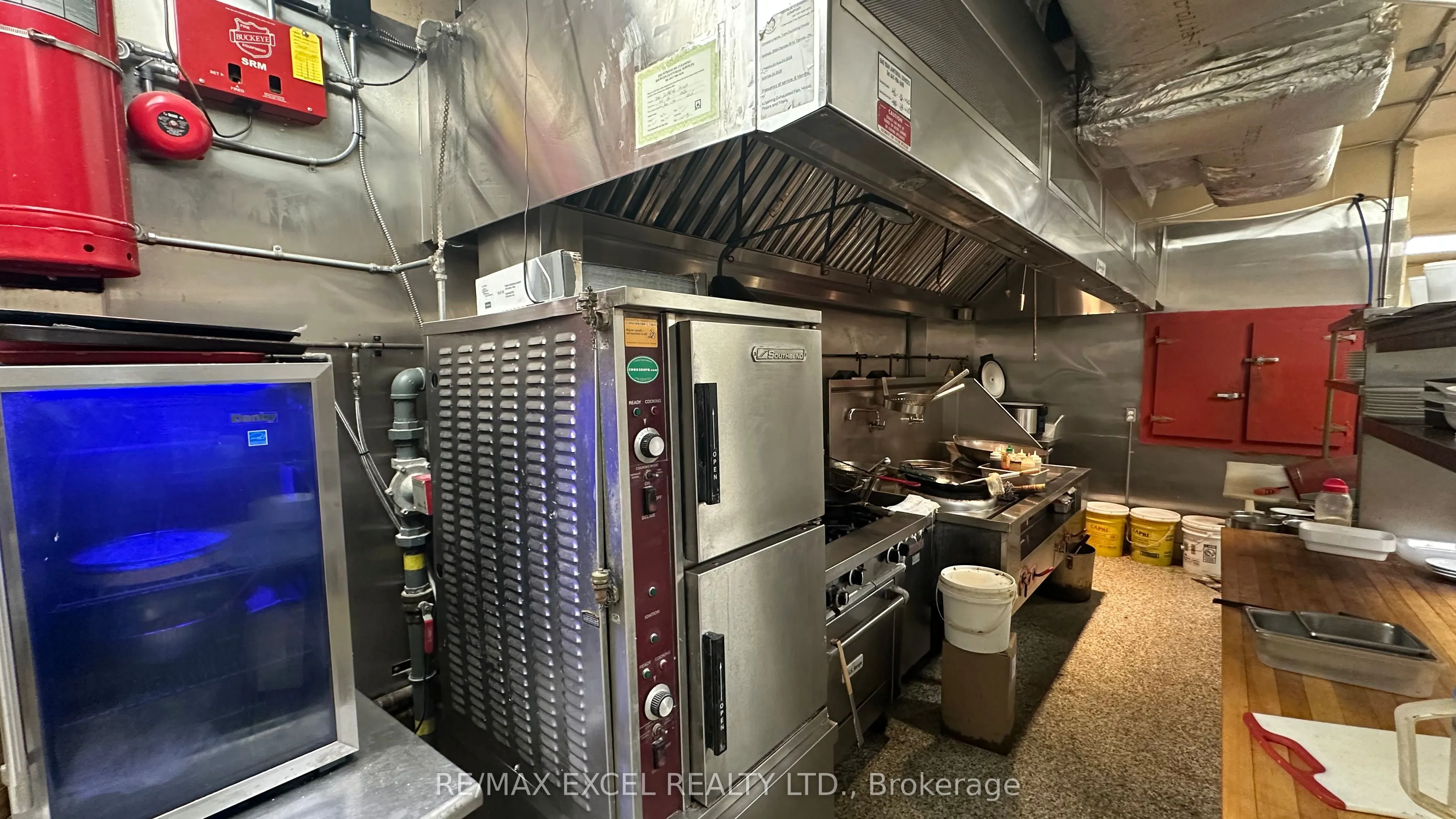 2904 DUNDAS Street W