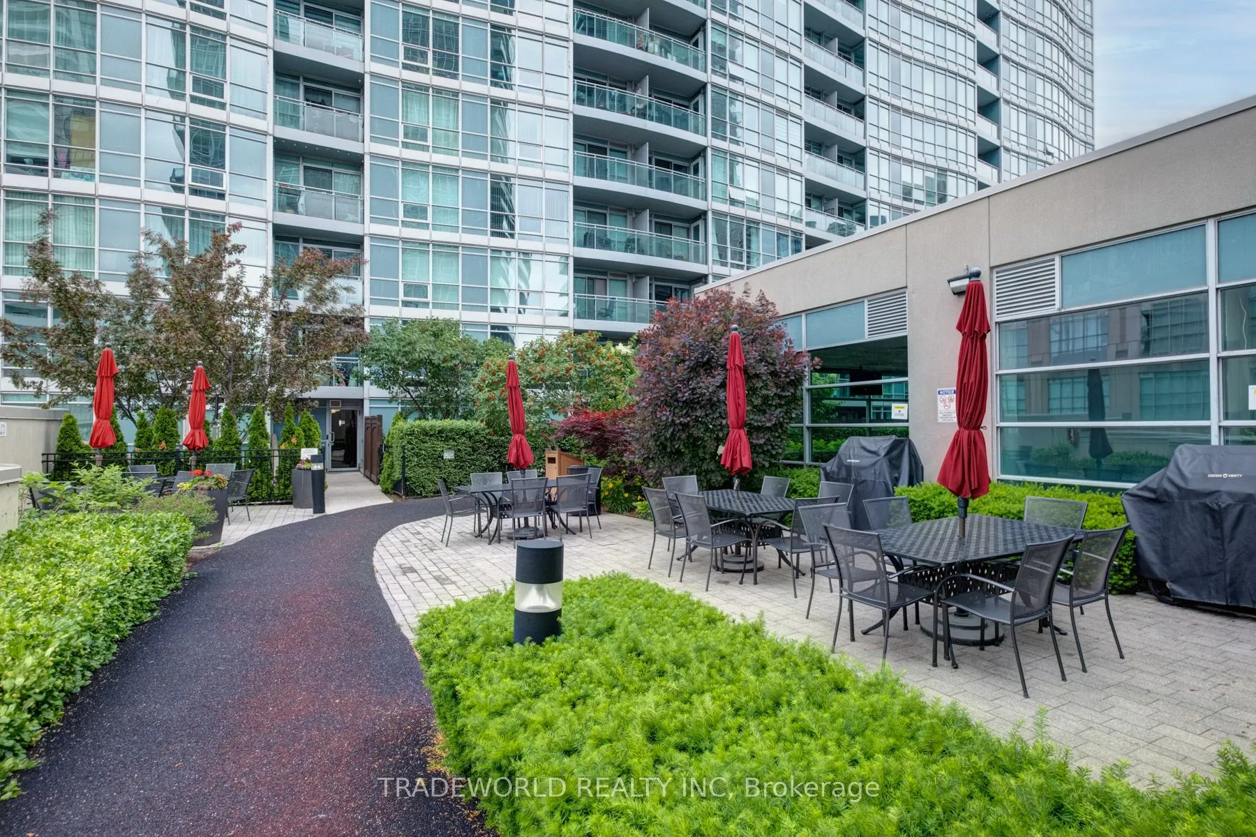 155 Legion Road N, #1711