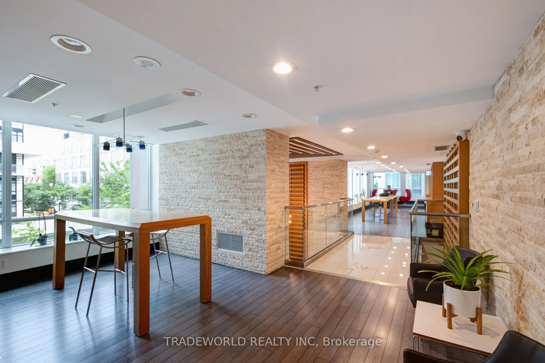 155 Legion Road N, #1711