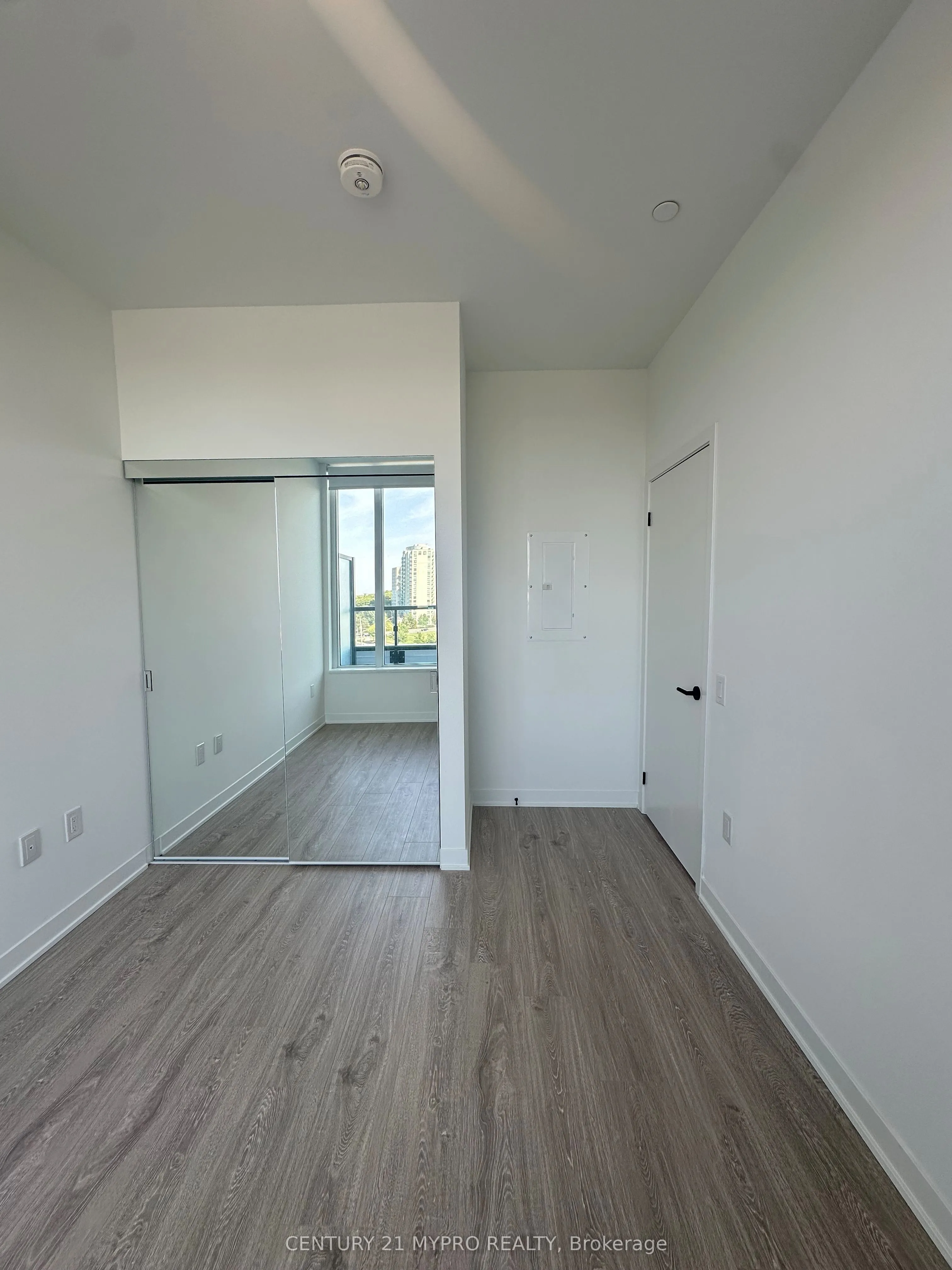 2495 Eglinton Avenue W, #808