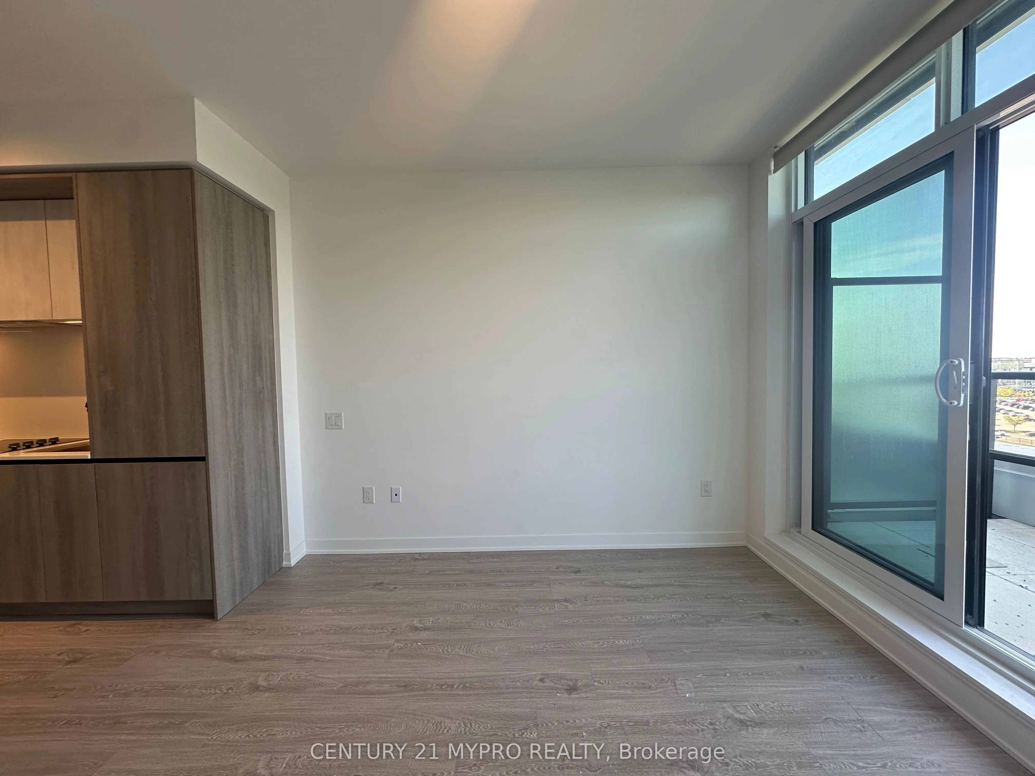 2495 Eglinton Avenue W, #808