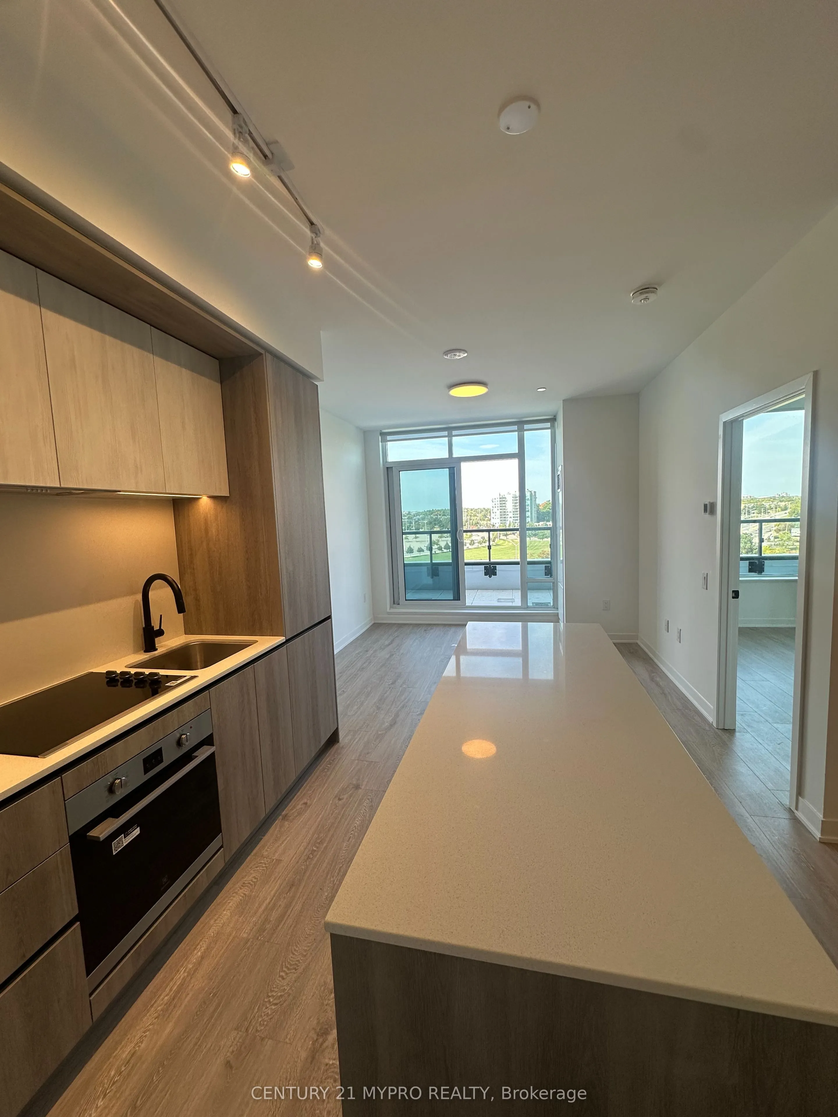 2495 Eglinton Avenue W, #808