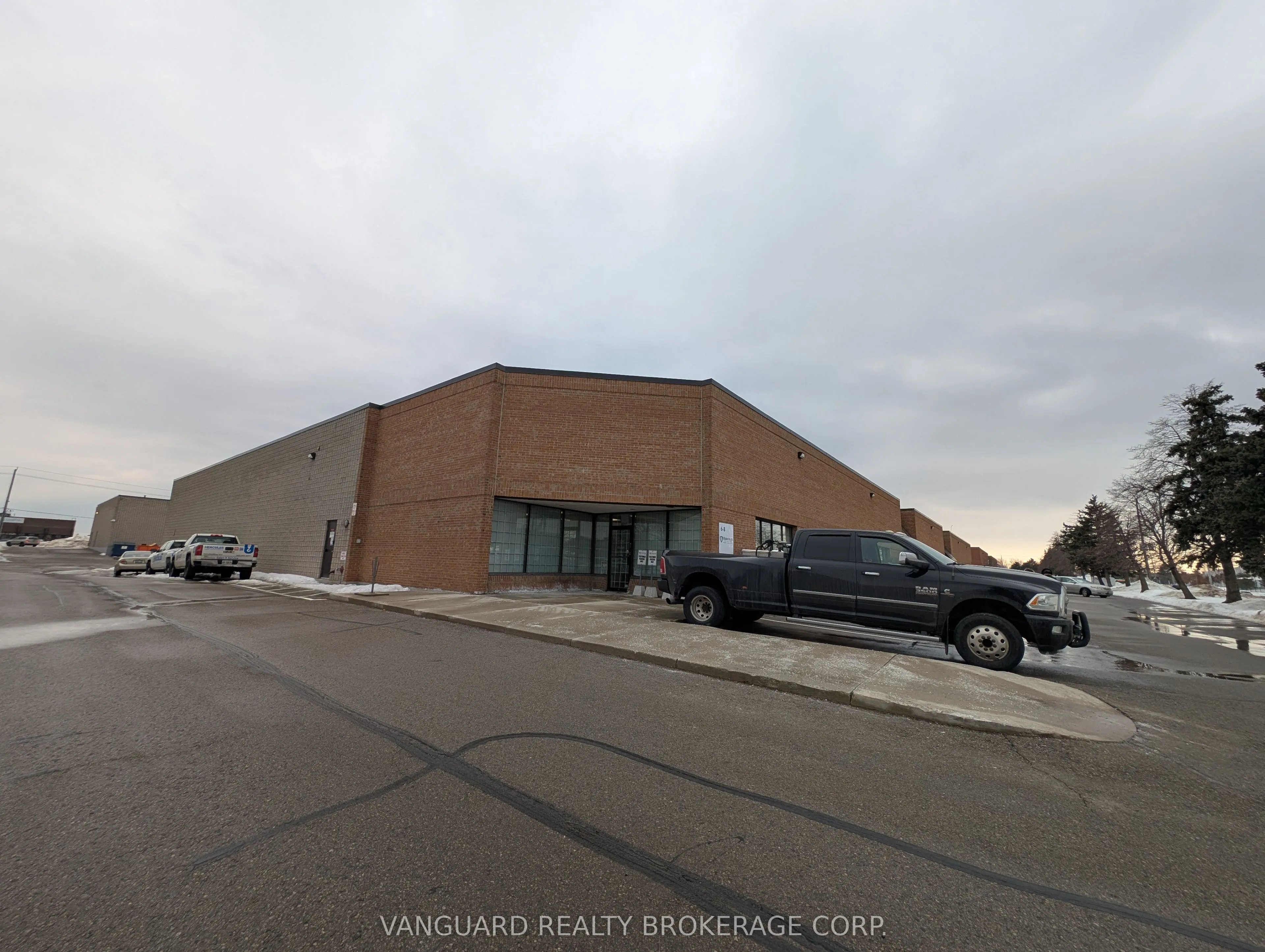 1750 Courtneypark Drive, #8