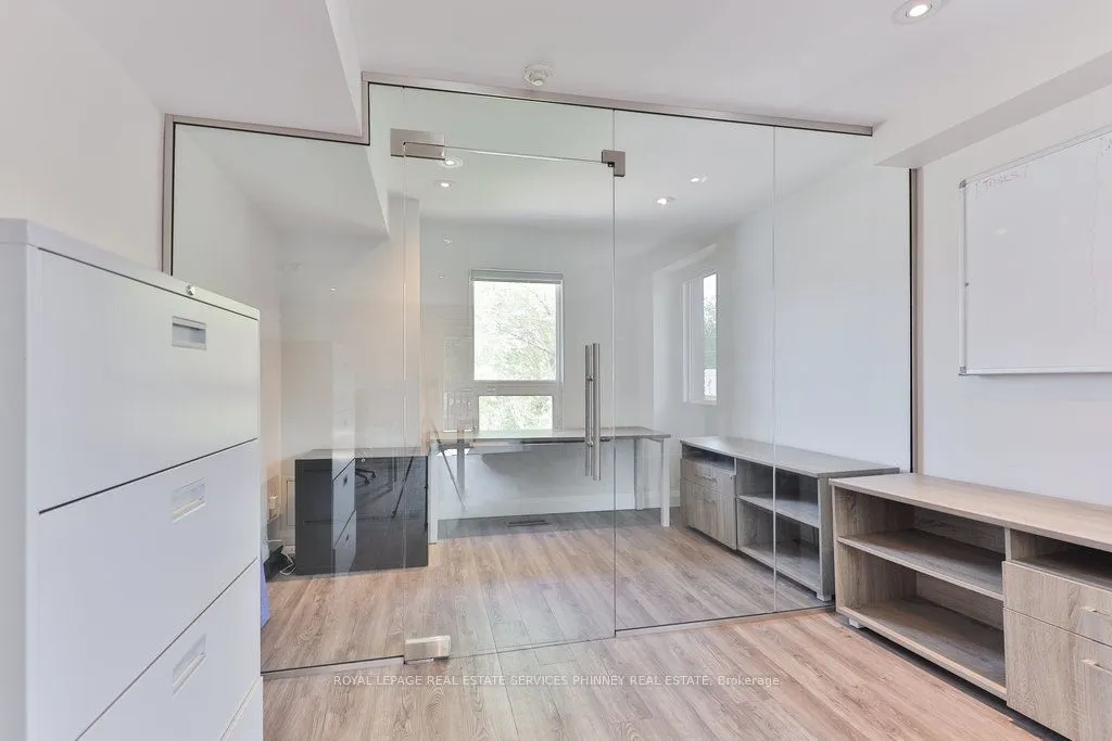 15 Mississauga Road S, #Upper