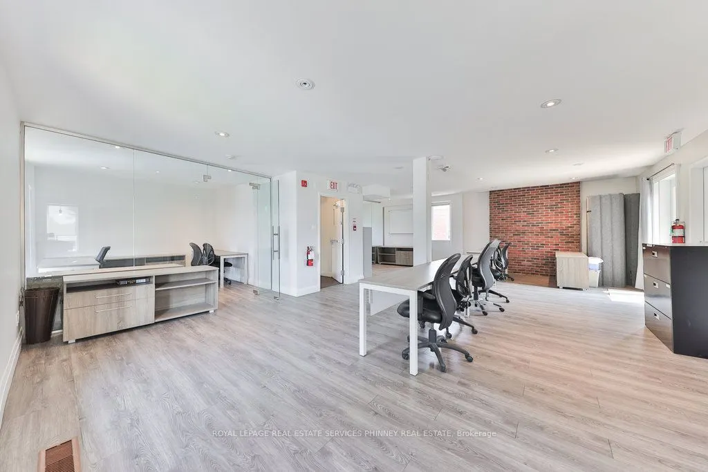 15 Mississauga Road S, #Upper