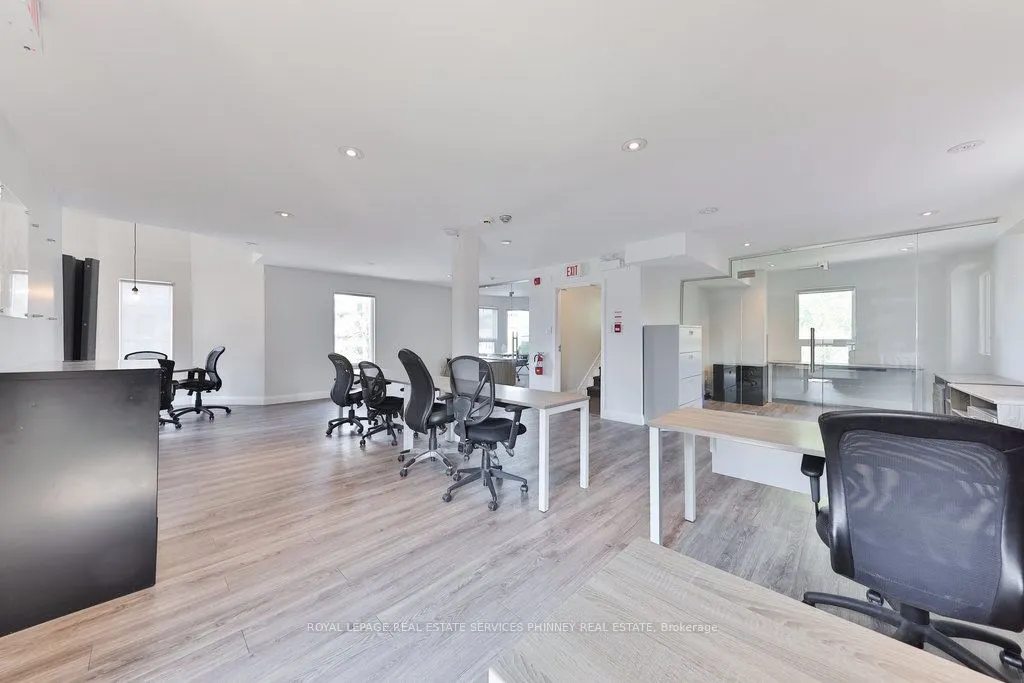 15 Mississauga Road S, #Upper