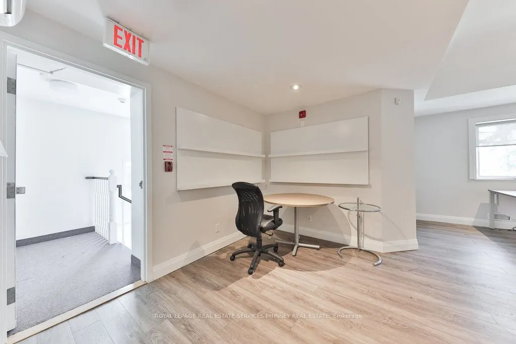 15 Mississauga Road S, #Upper