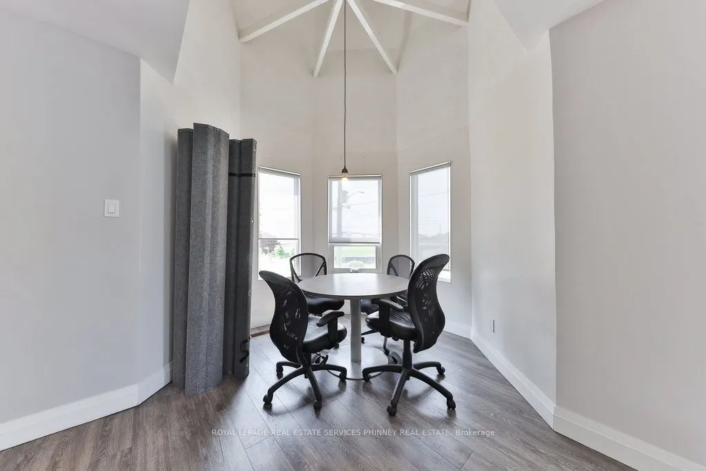15 Mississauga Road S, #Upper