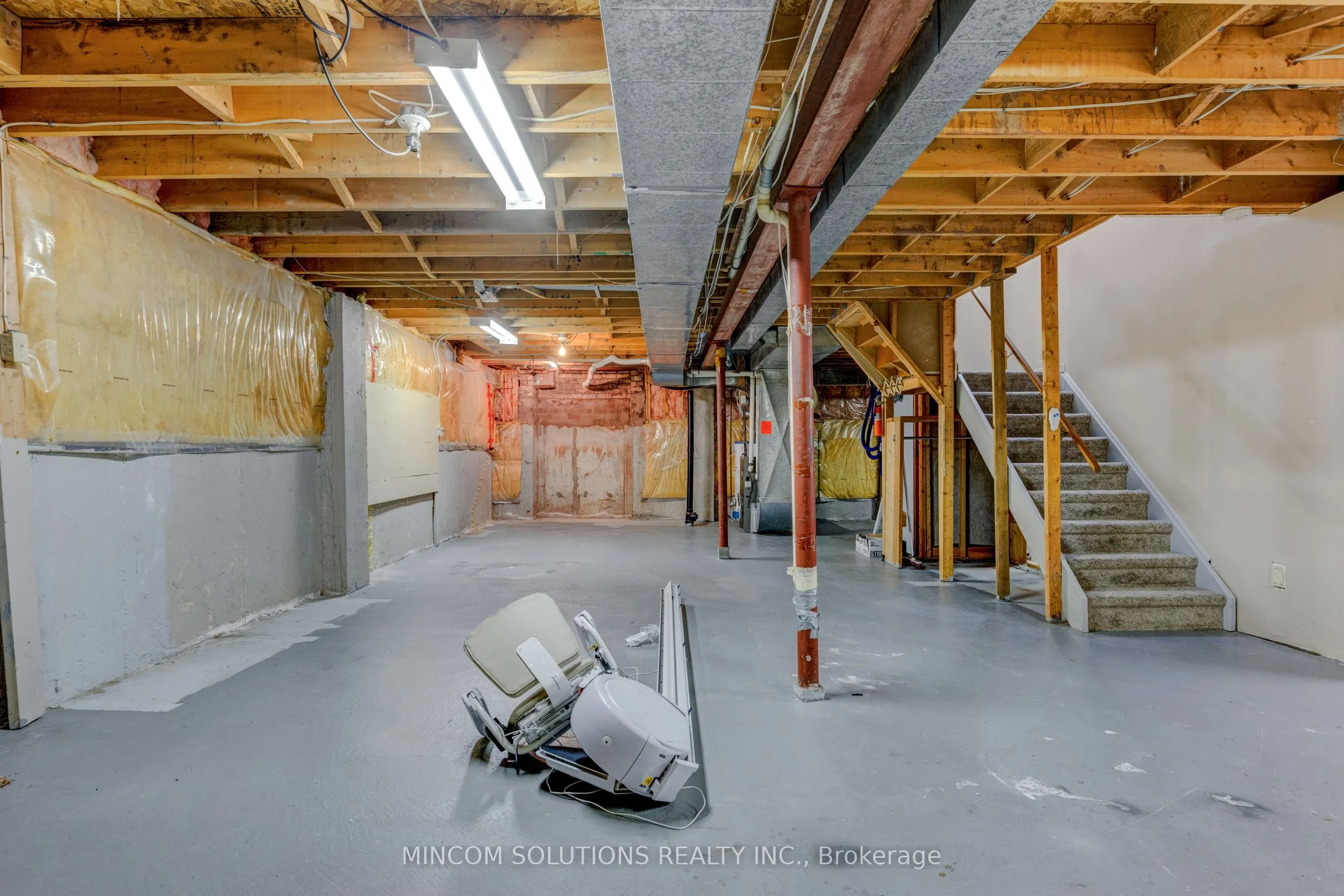 2394 Credit Valley Road E