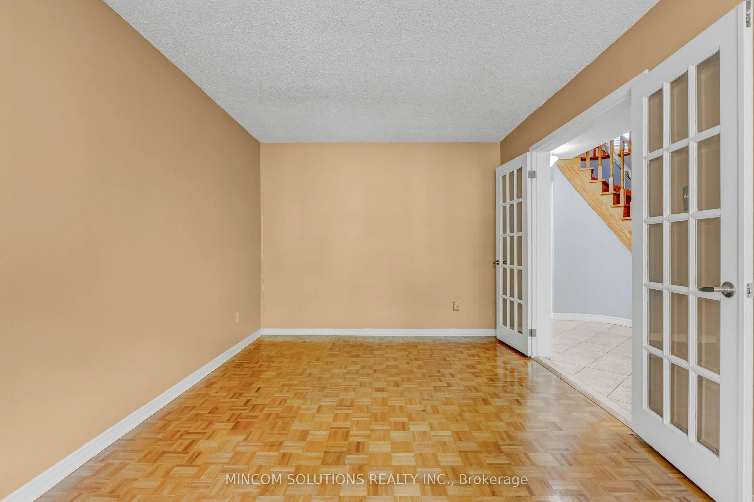 2394 Credit Valley Road E