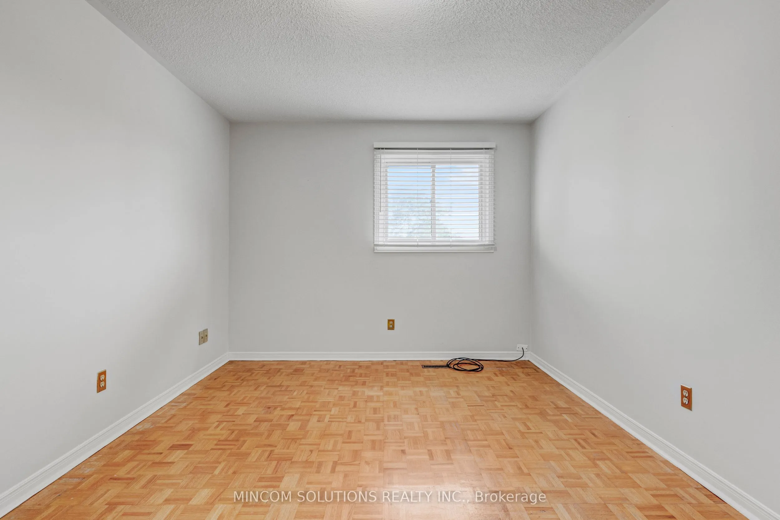 2394 Credit Valley Road E