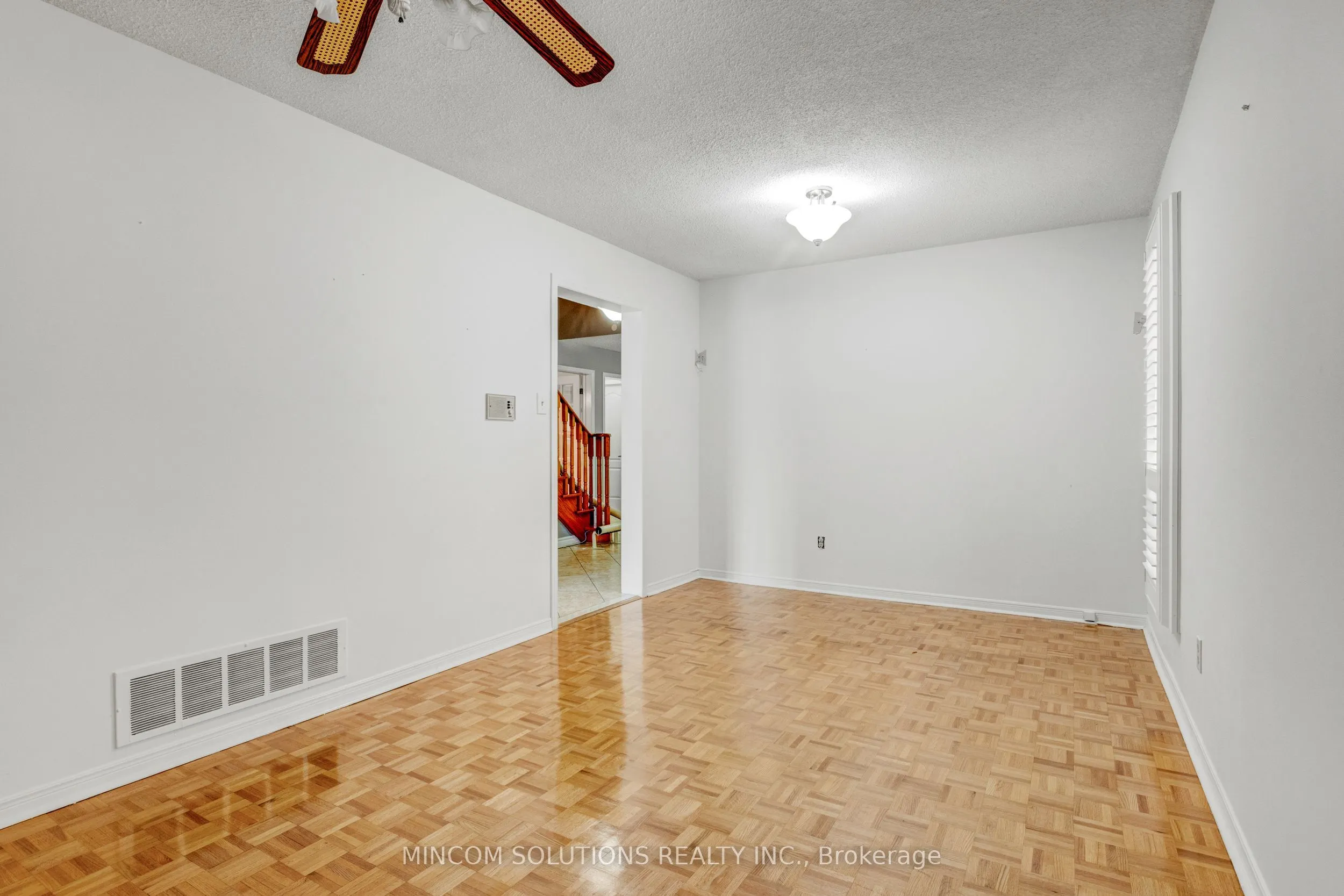2394 Credit Valley Road E