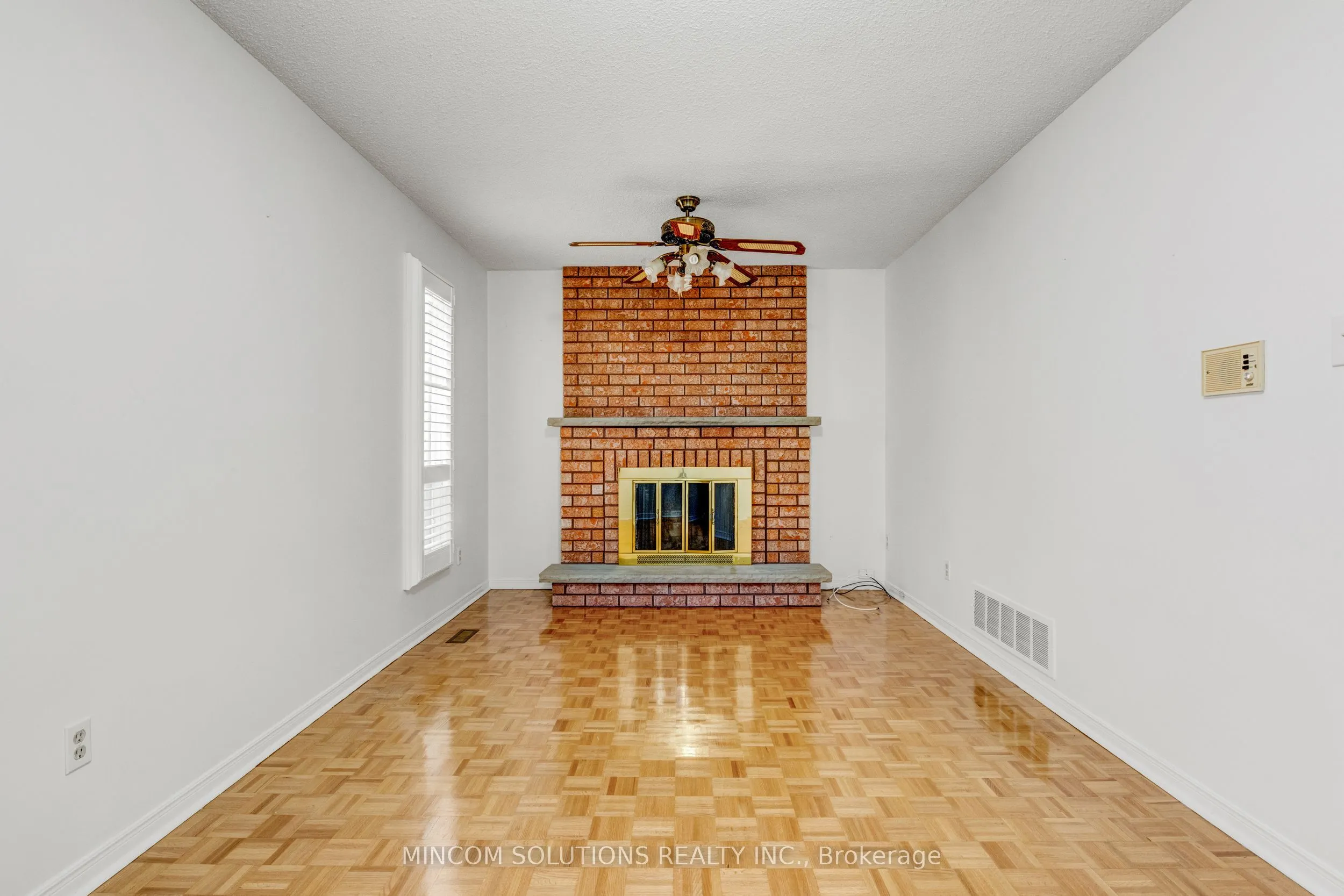 2394 Credit Valley Road E