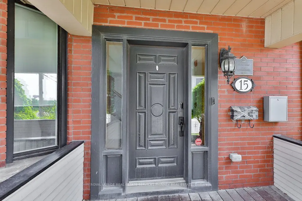 15 Mississauga Road S, #Main