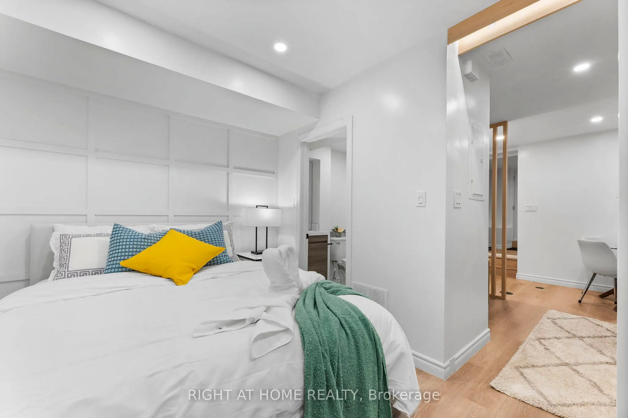 158 Indian Grove, #Unit B1