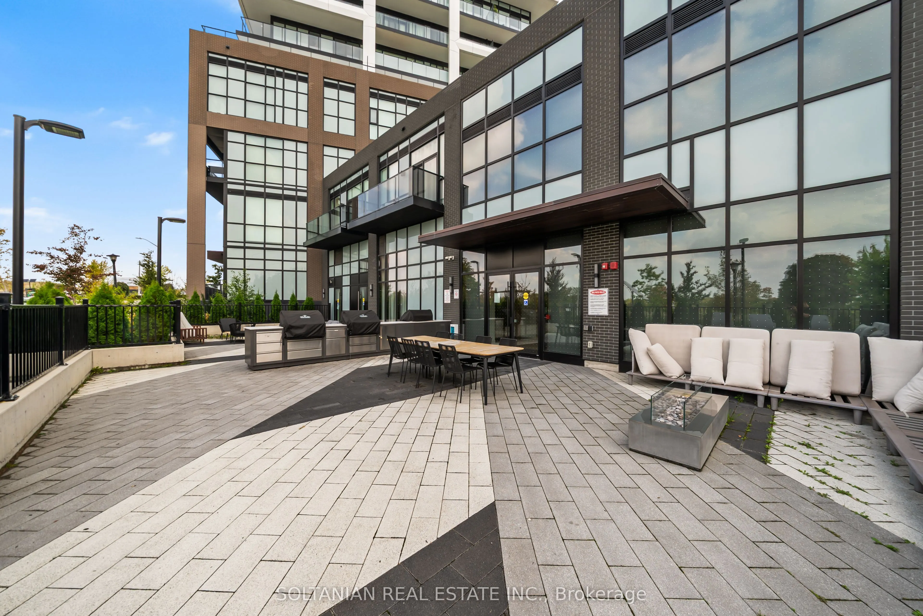 50 George Butchart Drive, #810
