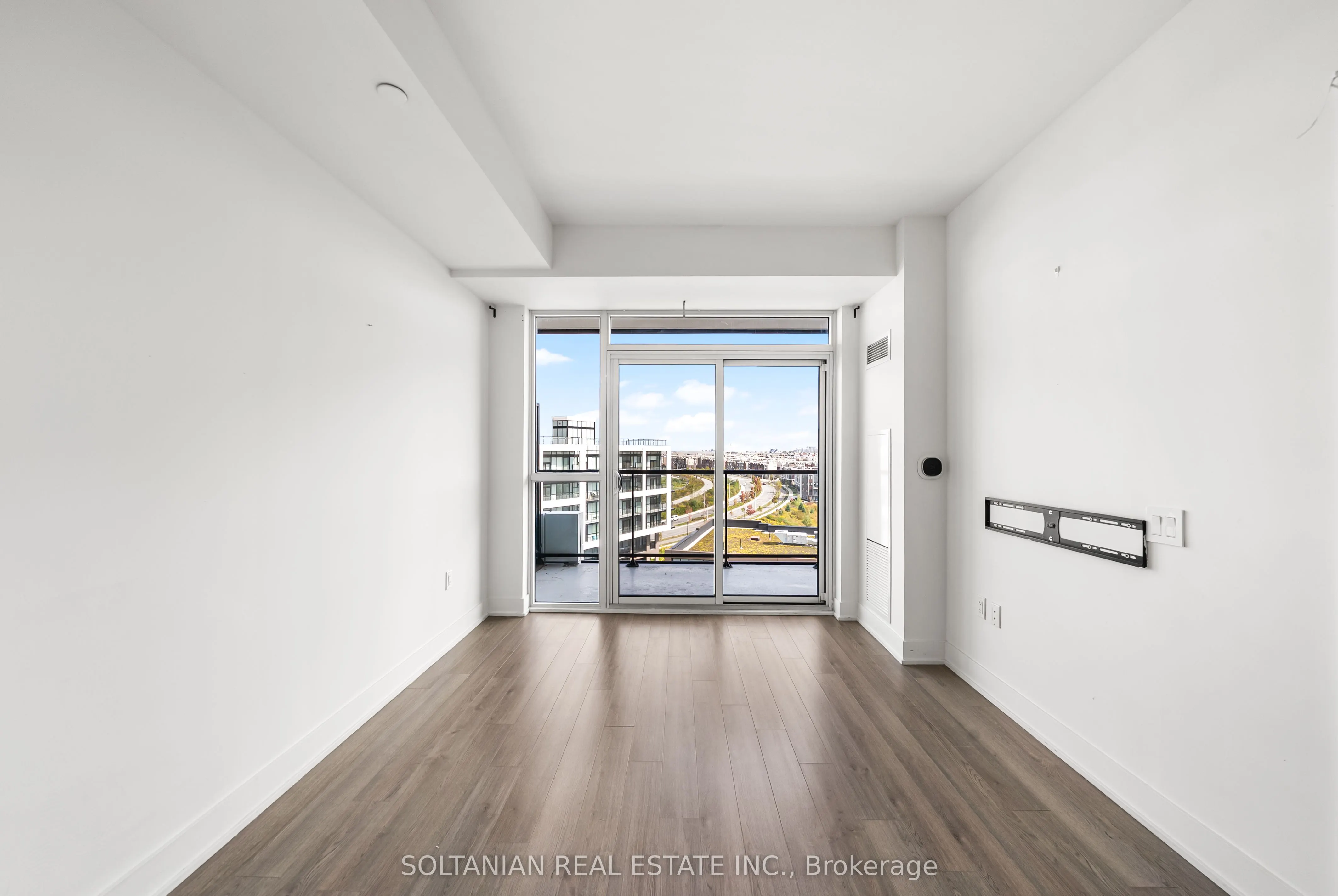 50 George Butchart Drive, #810