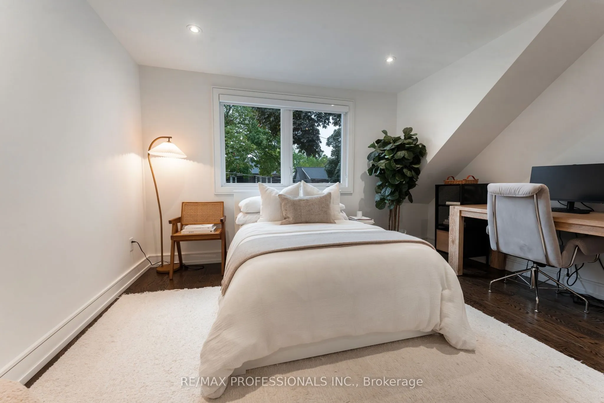 12 Mayfield Avenue
