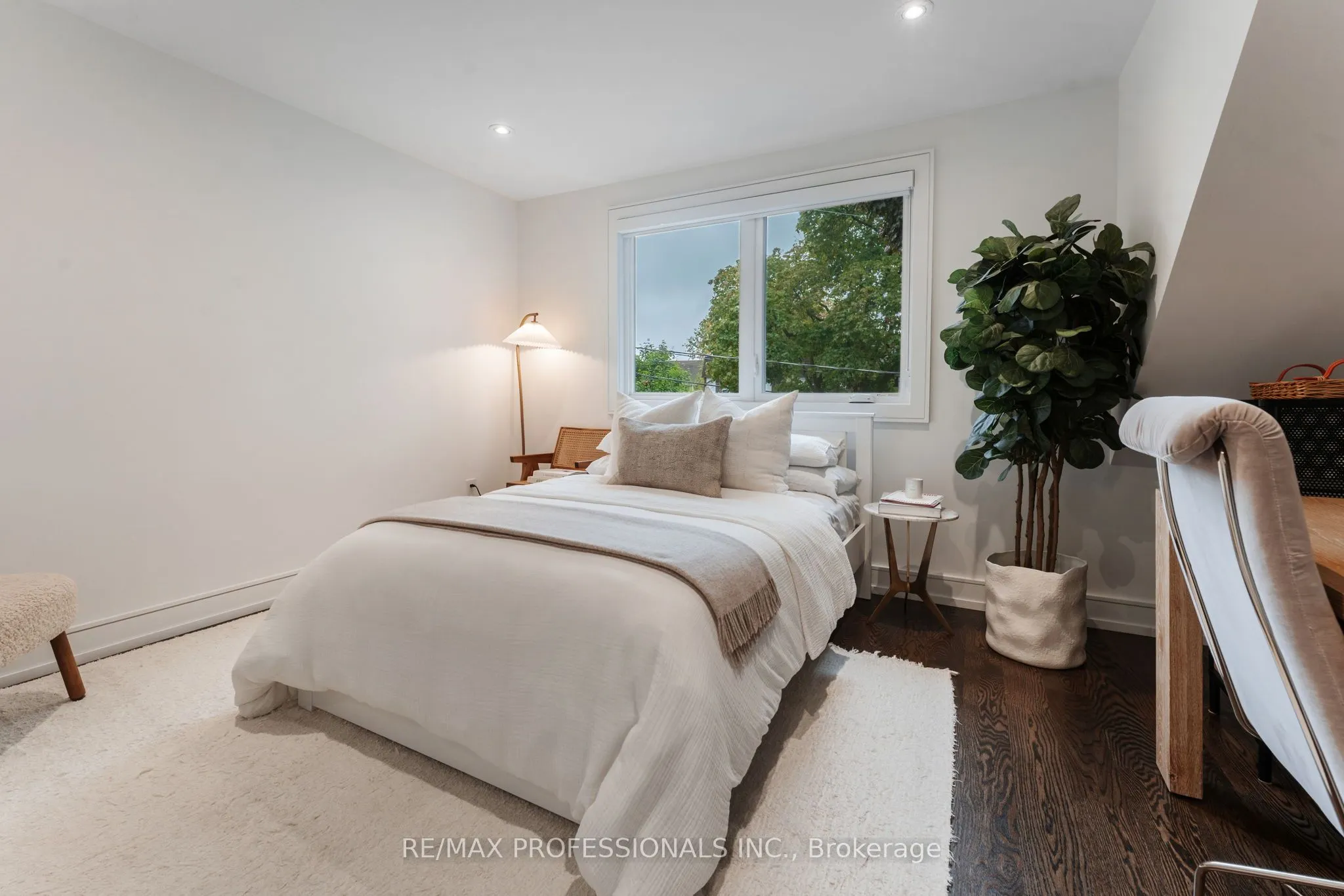 12 Mayfield Avenue