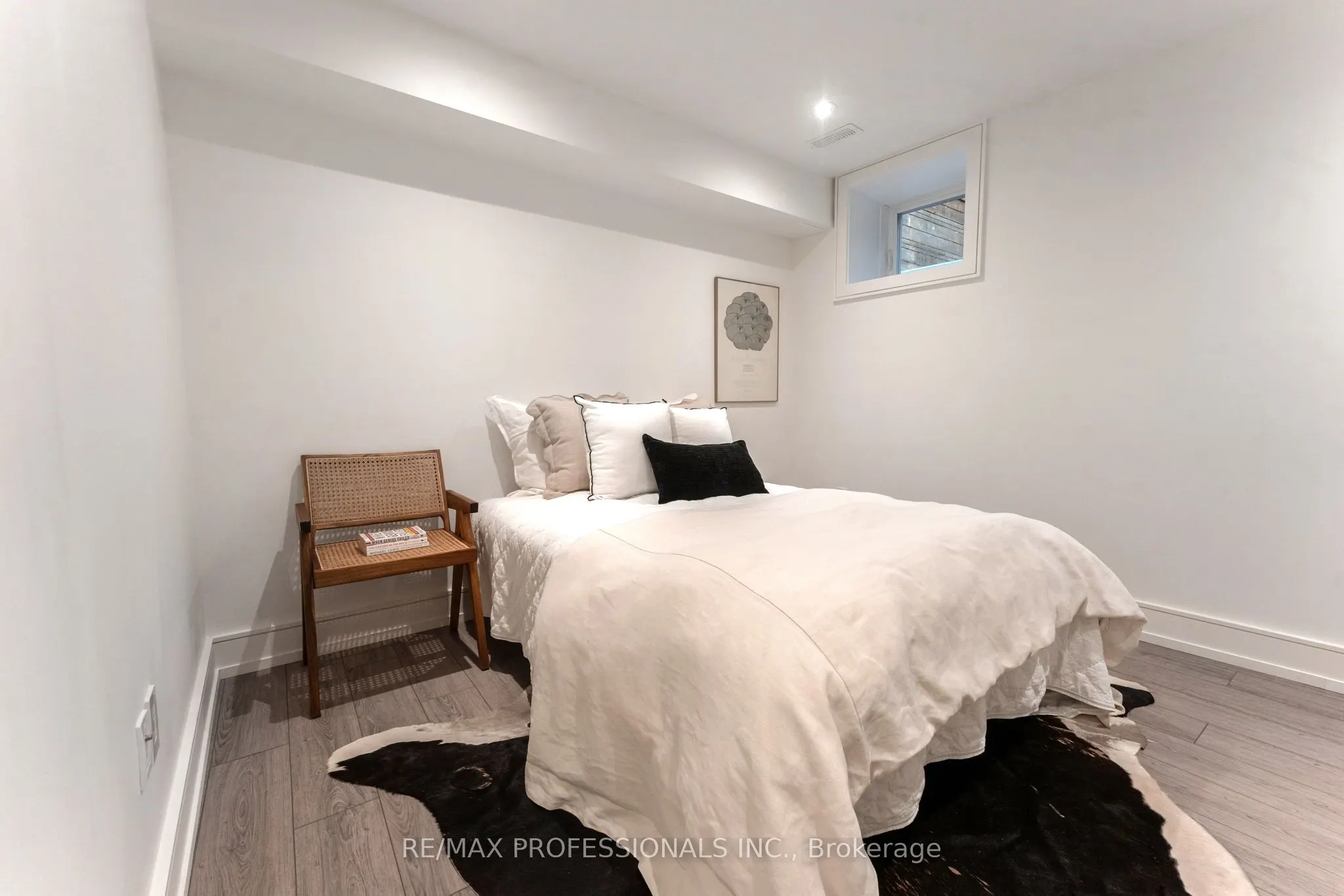 12 Mayfield Avenue