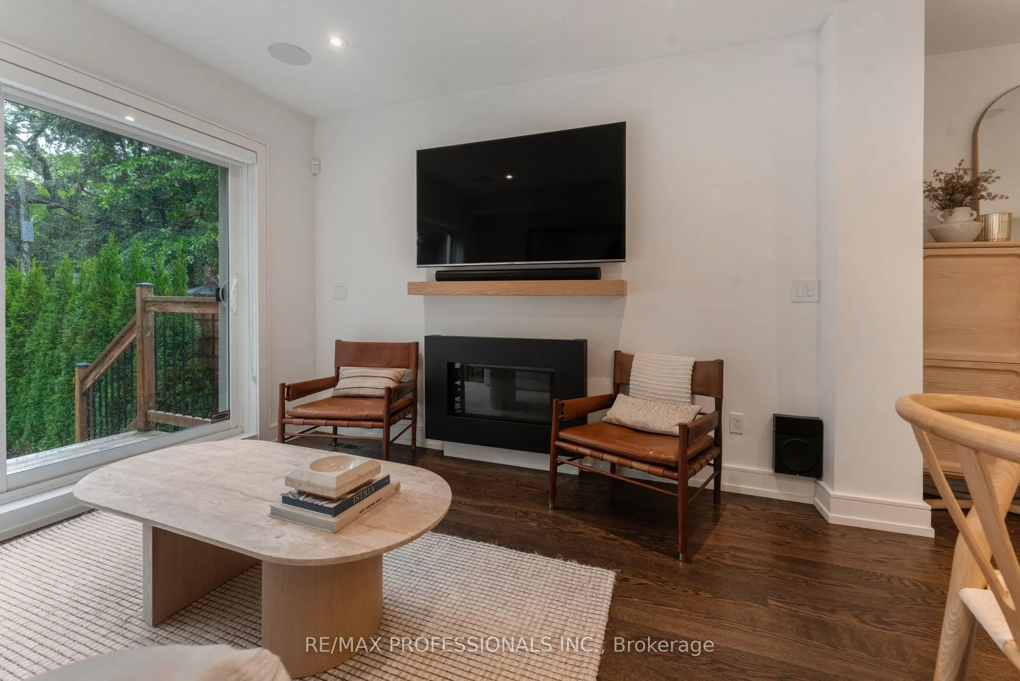 12 Mayfield Avenue