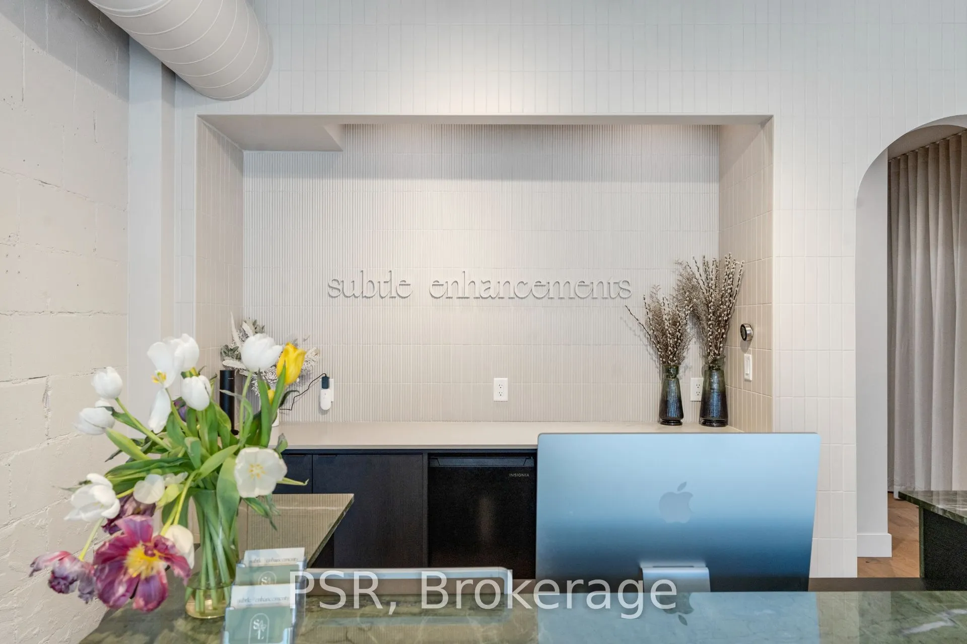 1656 Queen Street W