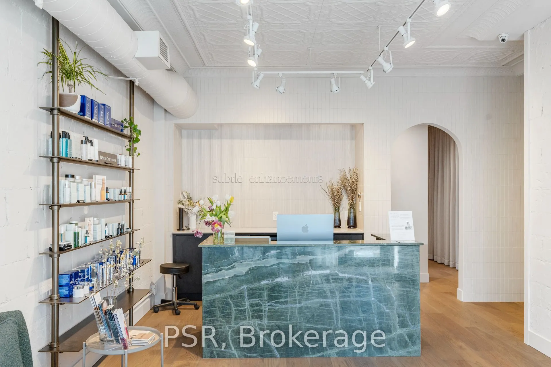 1656 Queen Street W