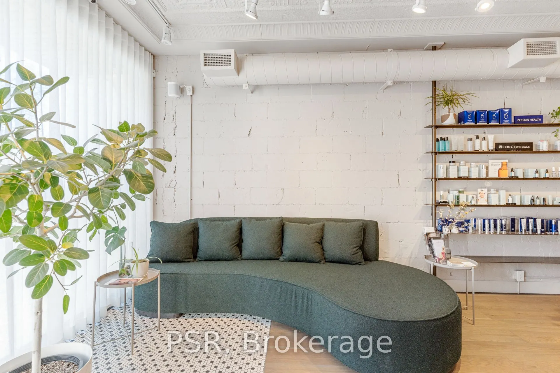 1656 Queen Street W