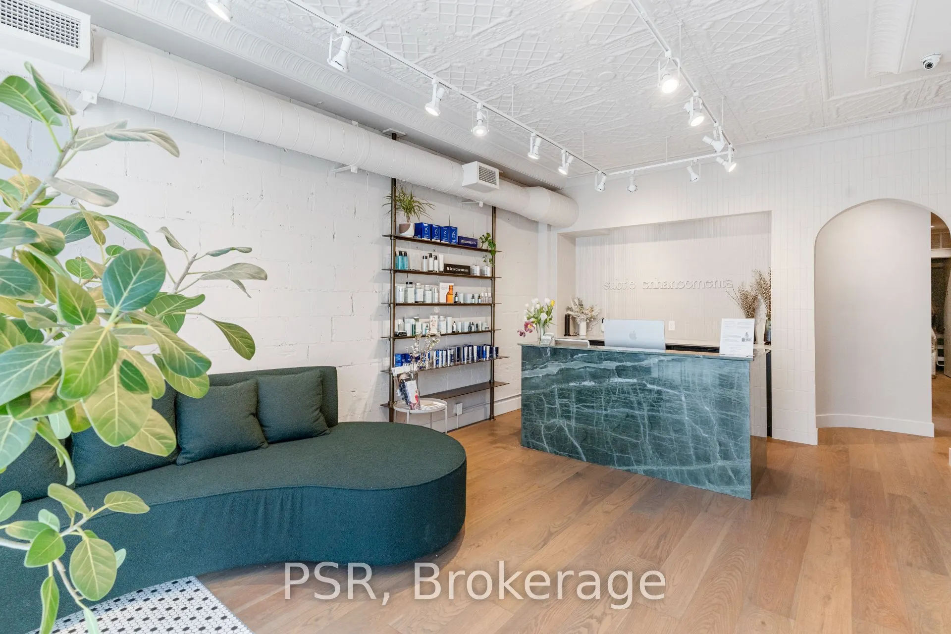 1656 Queen Street W