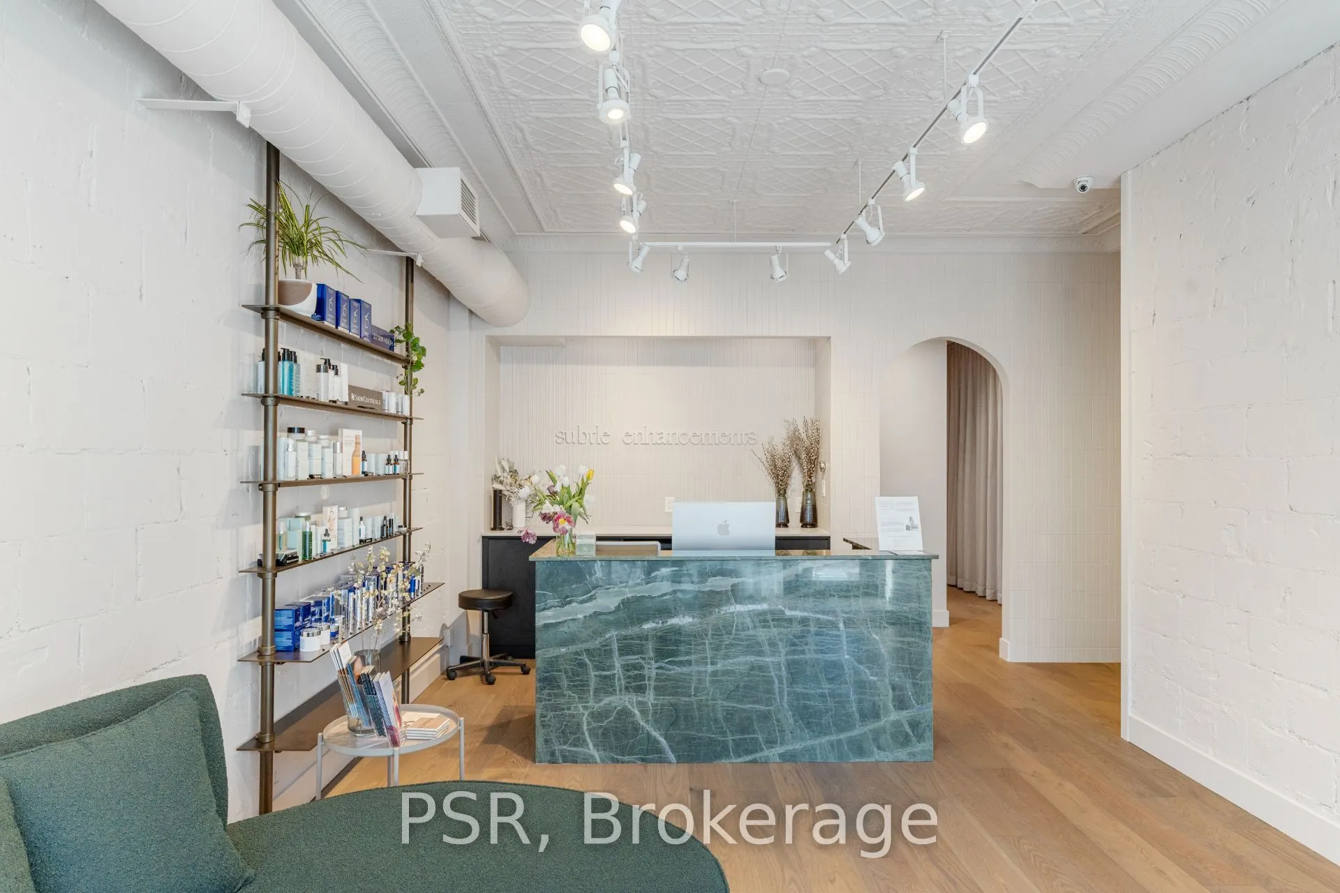 1656 Queen Street W