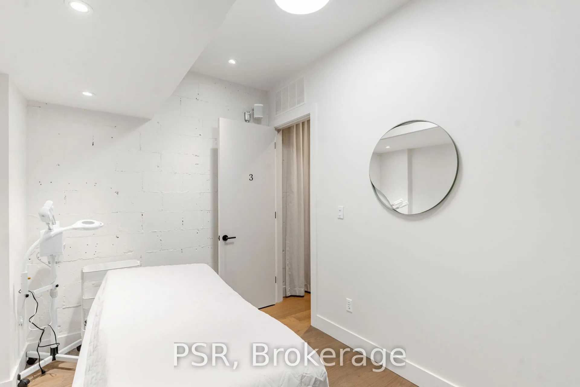 1656 Queen Street W